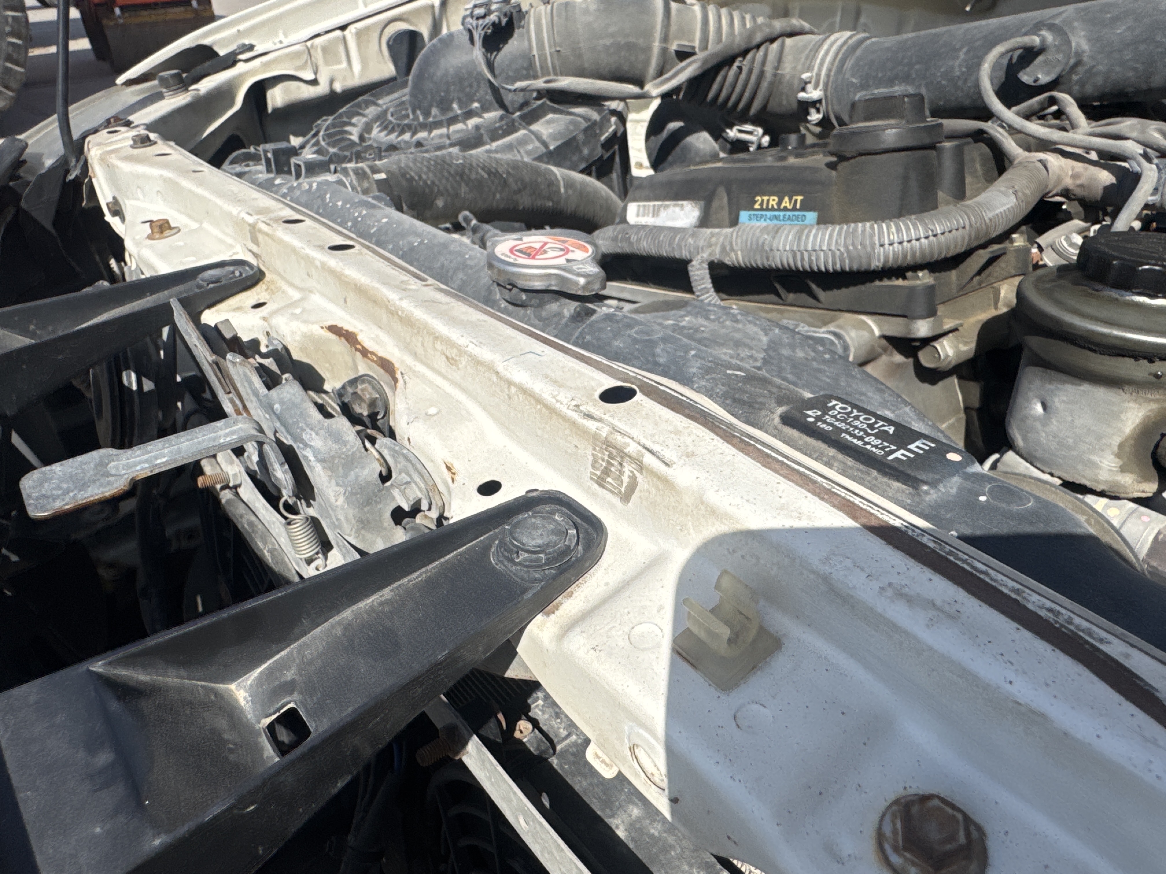 SUV-005-Toyota-Fortuner-SUVs-inspection-Engine-Radiator-1