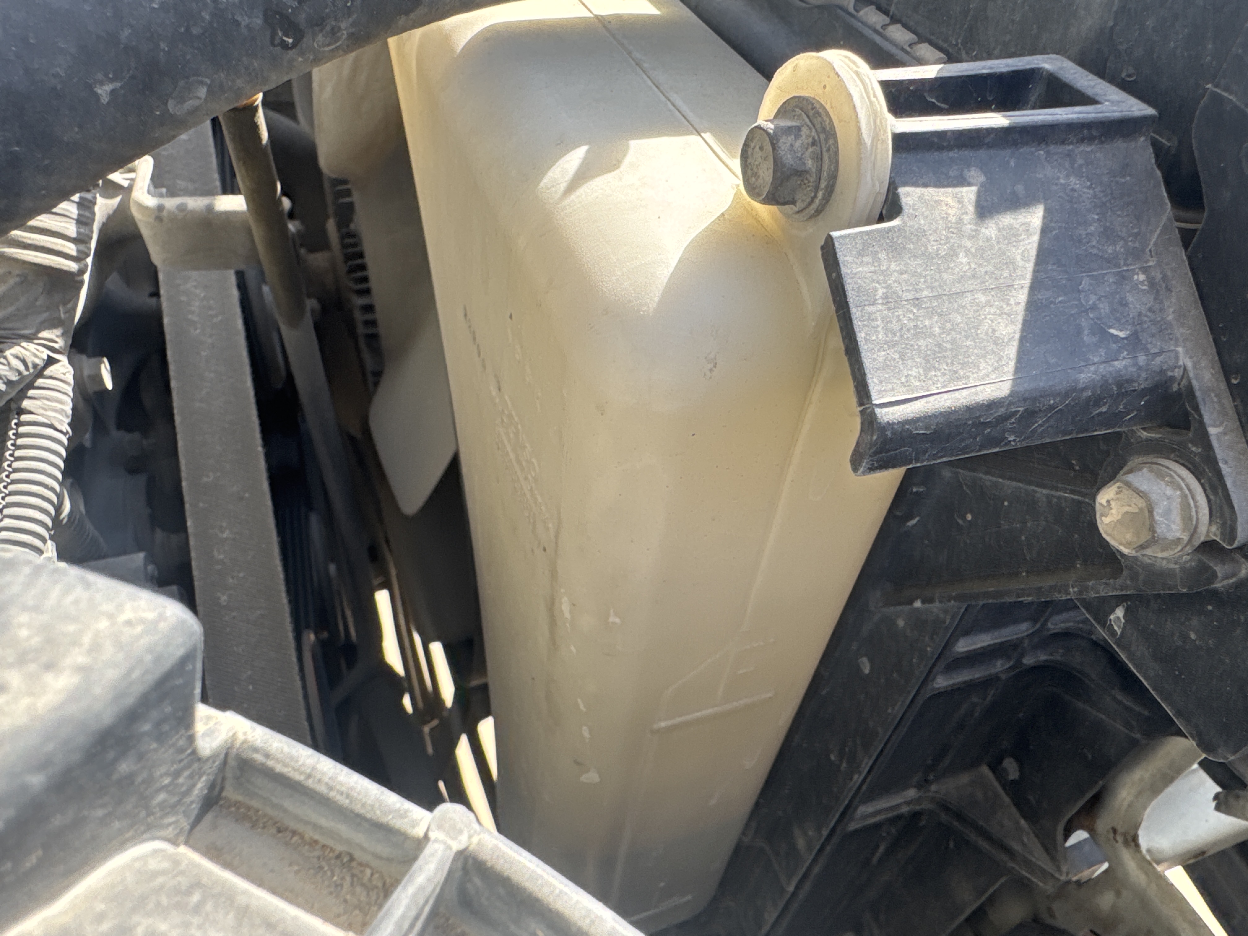 SUV-005-Toyota-Fortuner-SUVs-inspection-Engine-Coolant-1