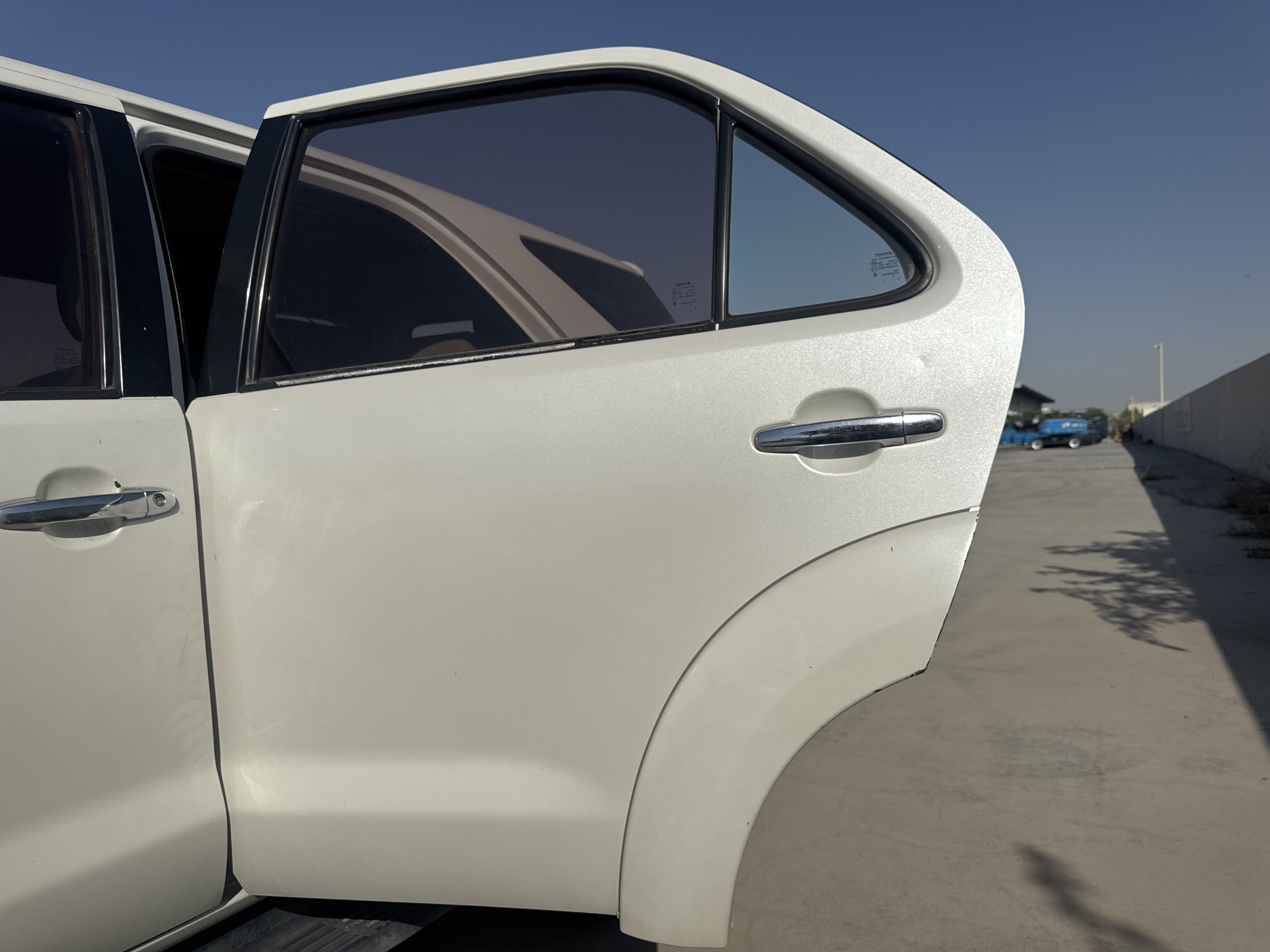 SUV-005-Toyota-Fortuner-SUVs-inspection-Exterior-Rear-left-door-1