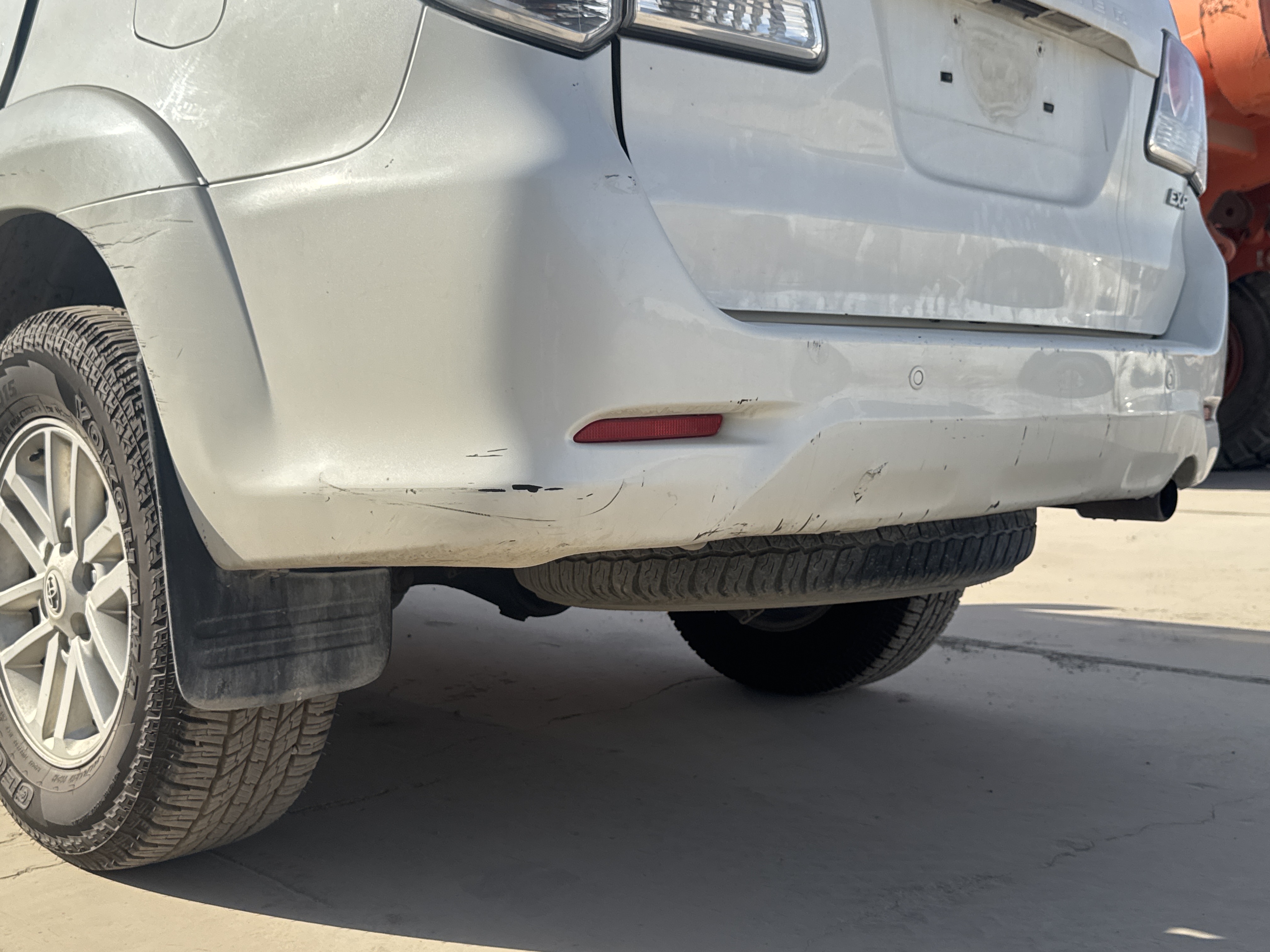 SUV-005-Toyota-Fortuner-SUVs-inspection-Exterior-Rear-bumper-1