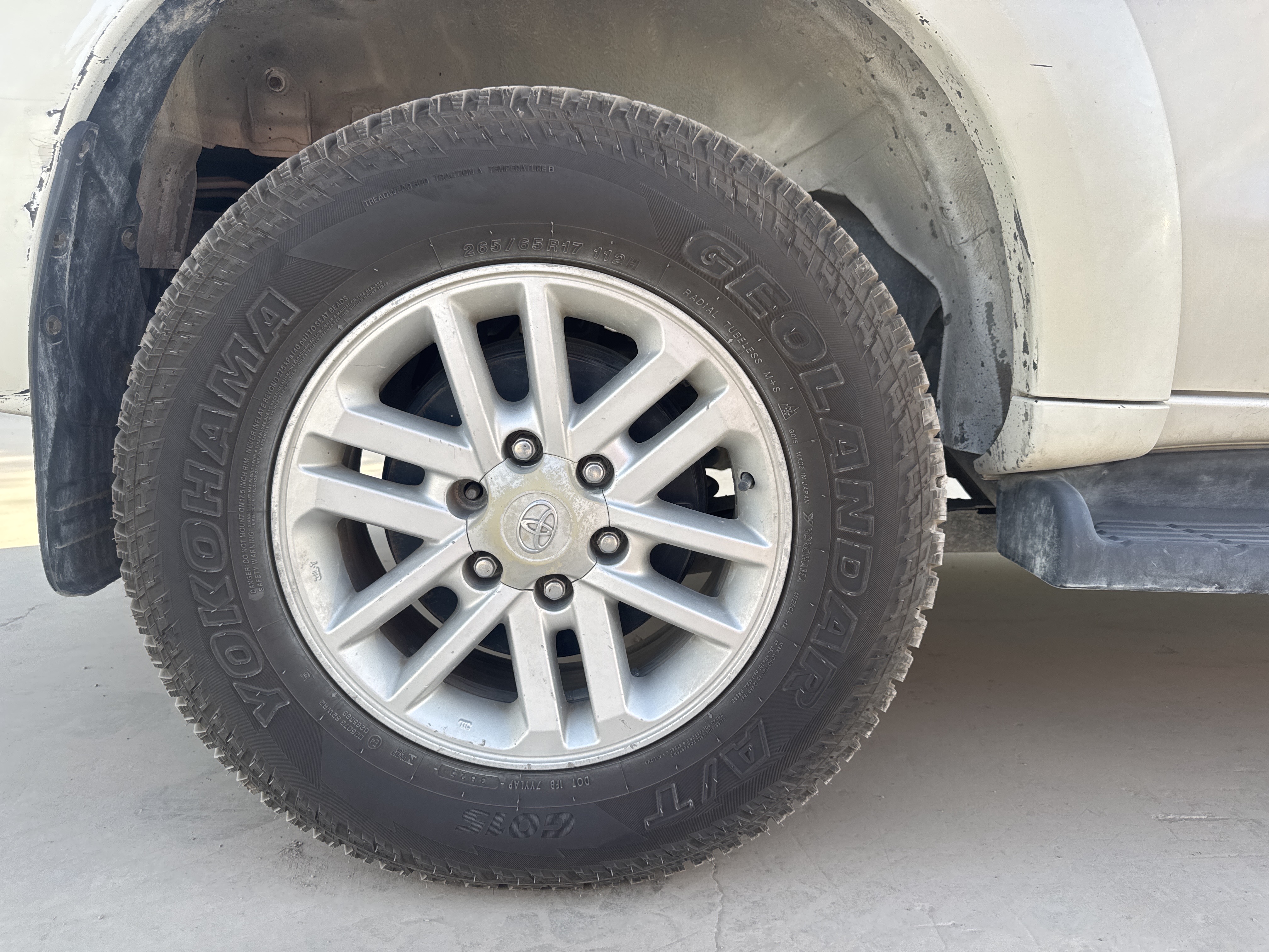 SUV-005-Toyota-Fortuner-SUVs-inspection-Chassis-Rear-right-alloy-/-Rim-1