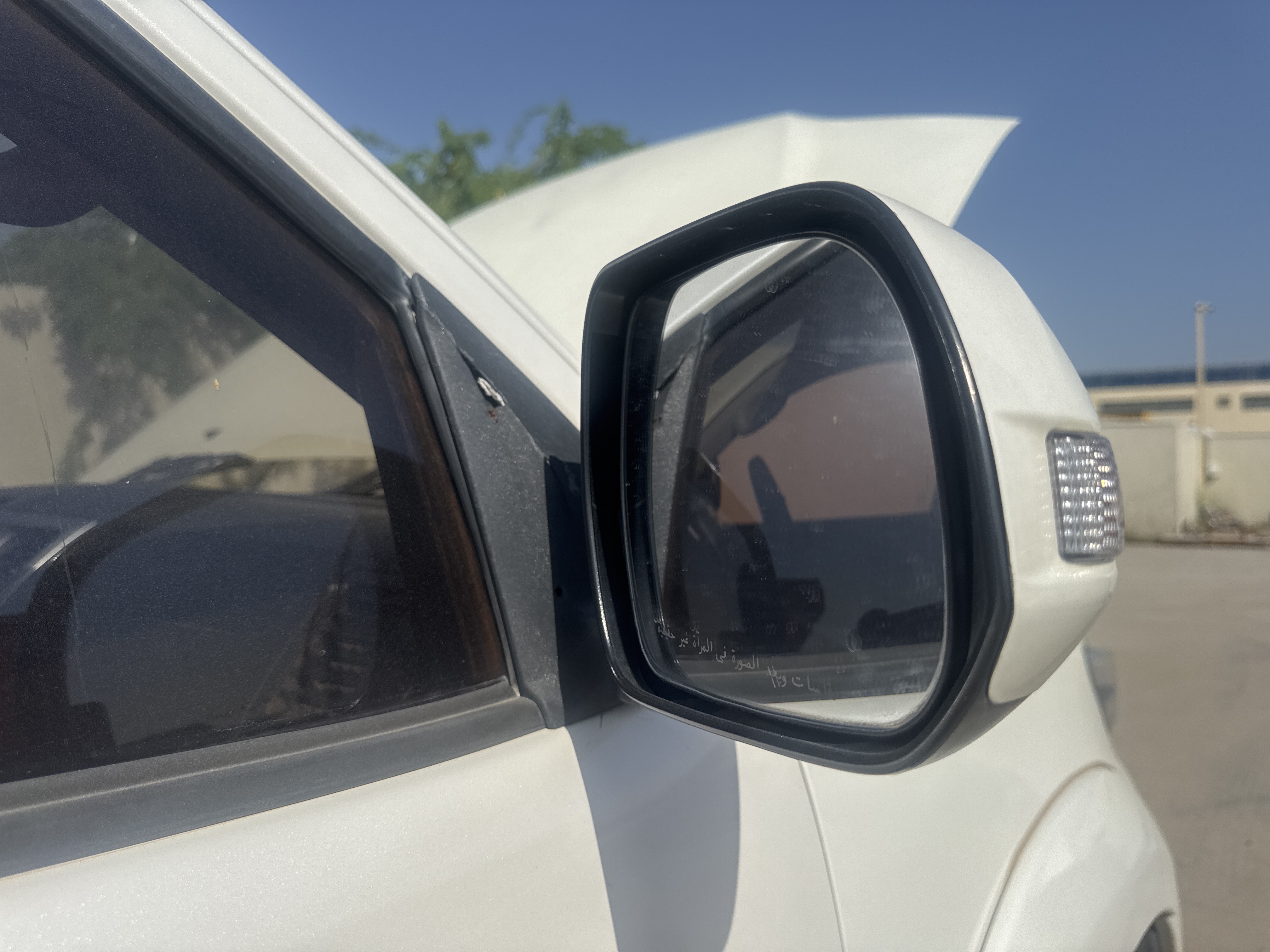SUV-005-Toyota-Fortuner-SUVs-inspection-Exterior-Right-side-mirror-1