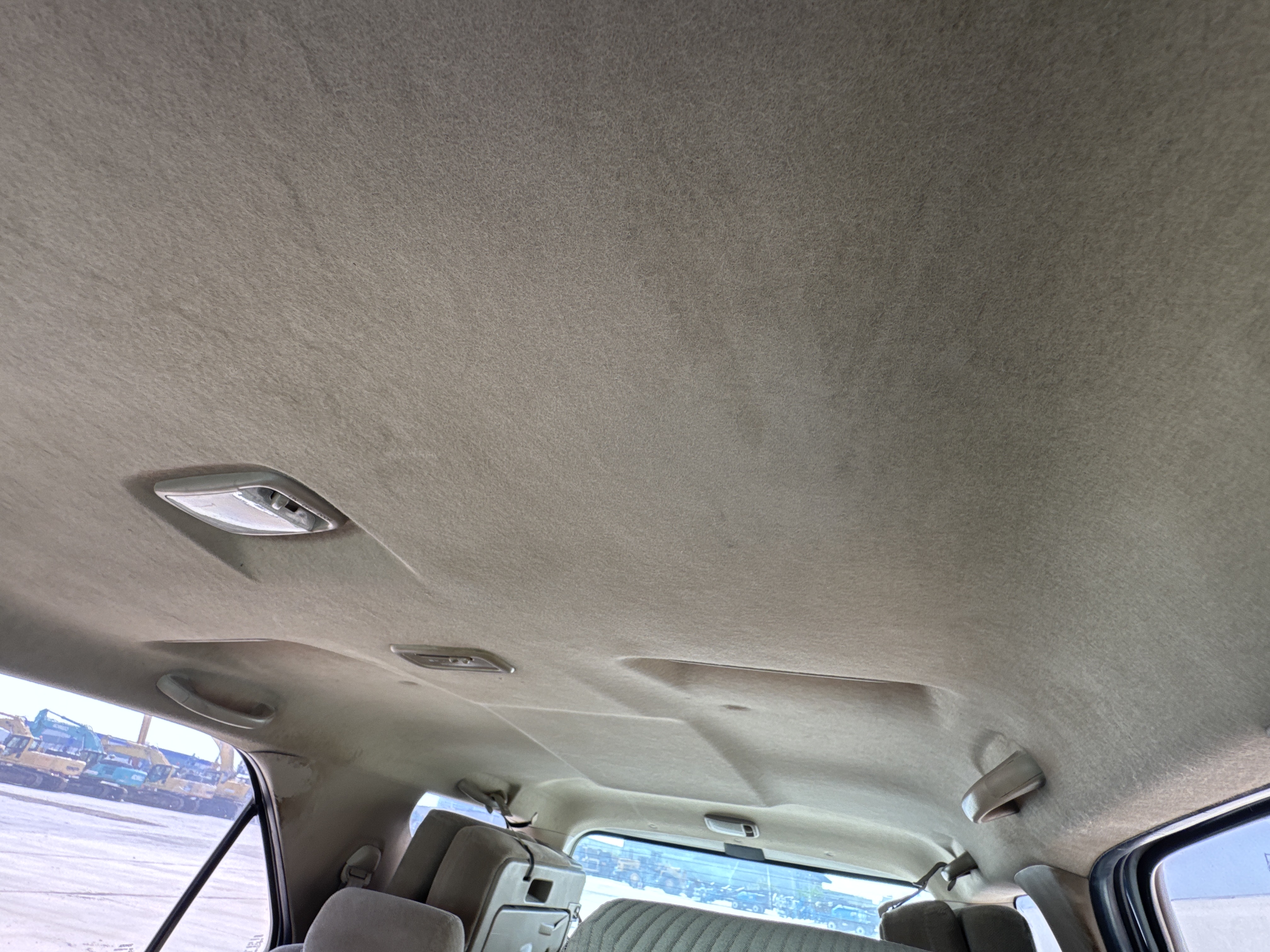 SUV-005-Toyota-Fortuner-SUVs-inspection-Interior-Roof-liner-1
