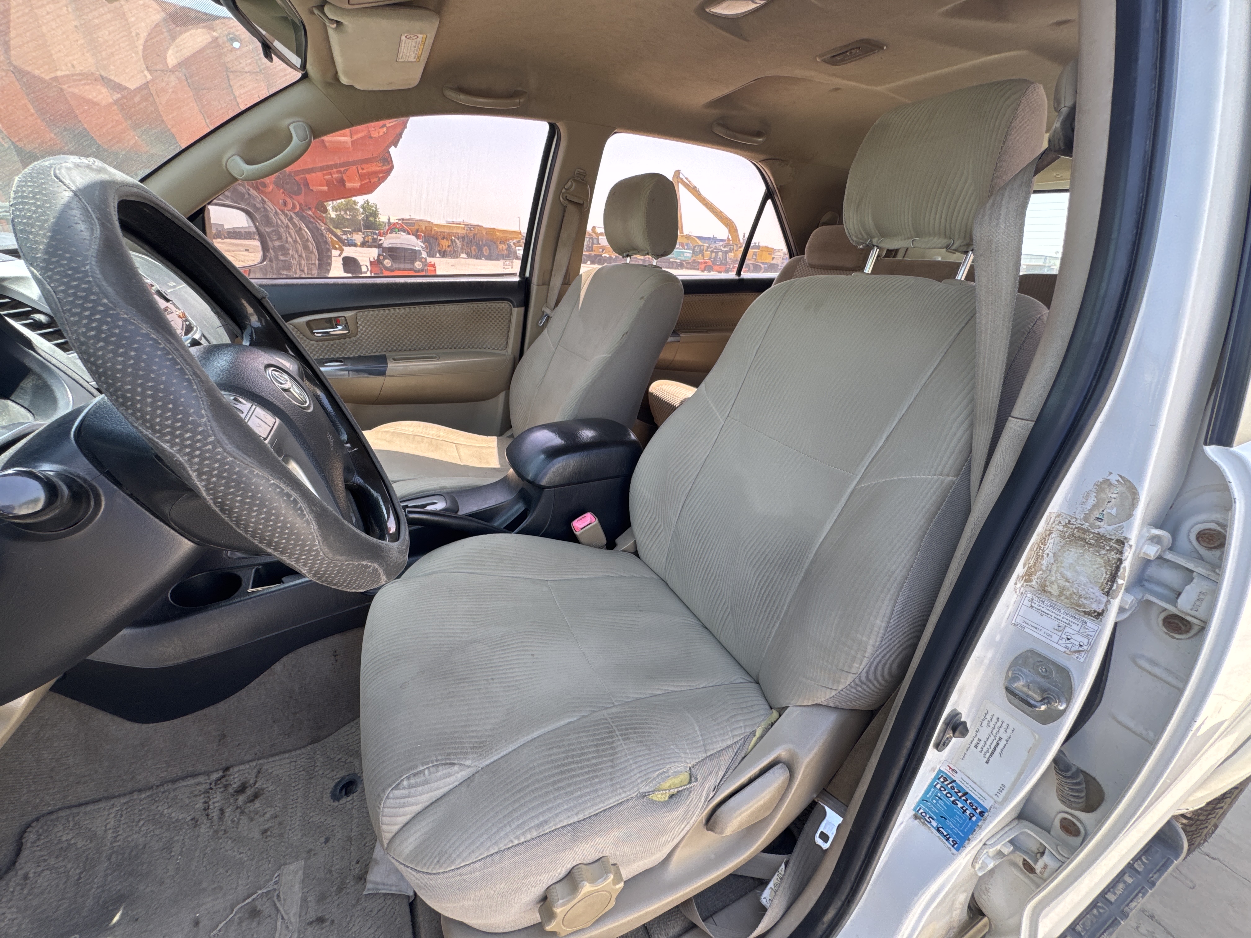 SUV-005-Toyota-Fortuner-SUVs-inspection-Interior-Driver-seat-1