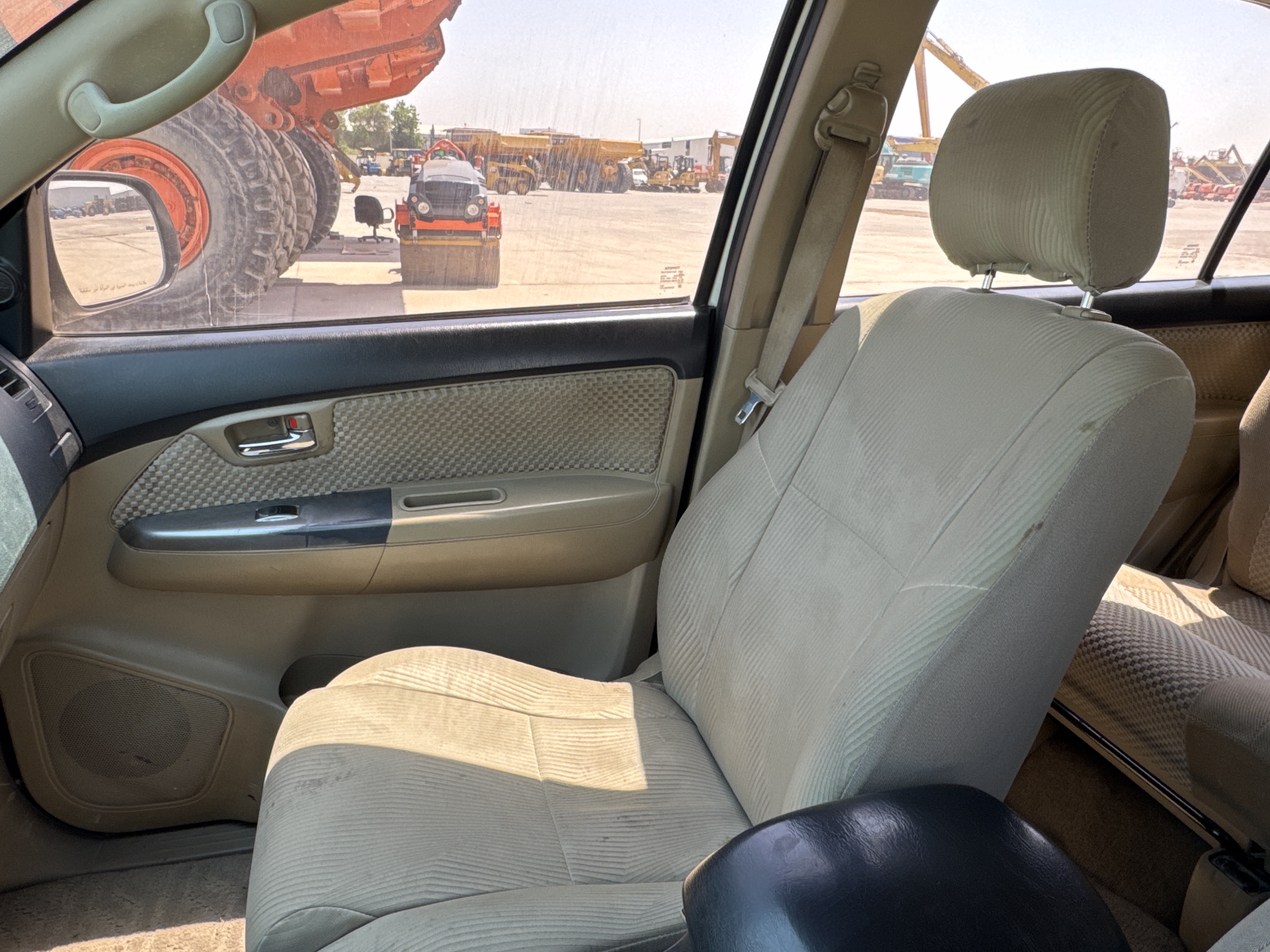 SUV-005-Toyota-Fortuner-SUVs-inspection-Interior-Front-passenger-seat-1