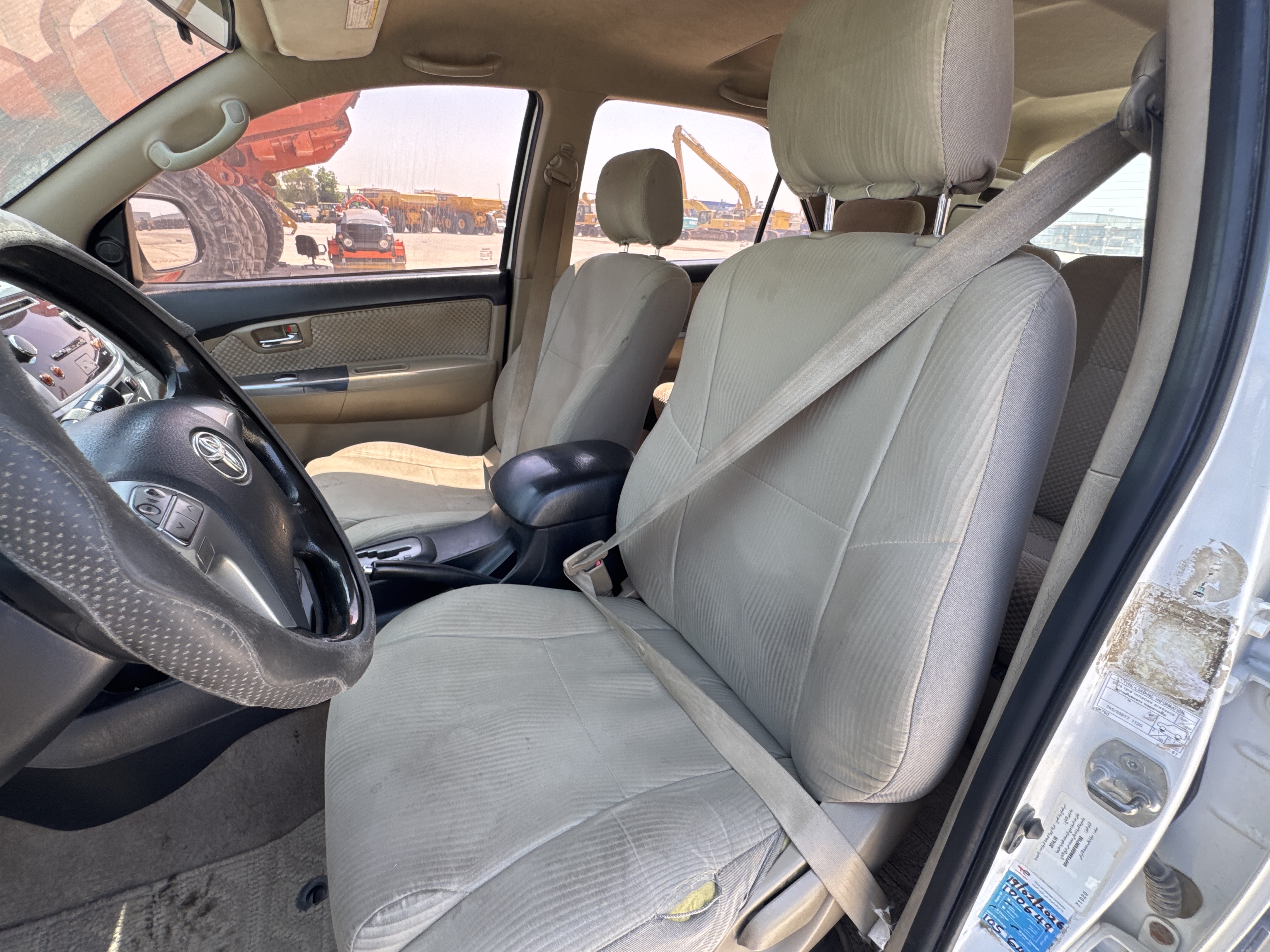 SUV-005-Toyota-Fortuner-SUVs-inspection-Interior-Seat-belts-1