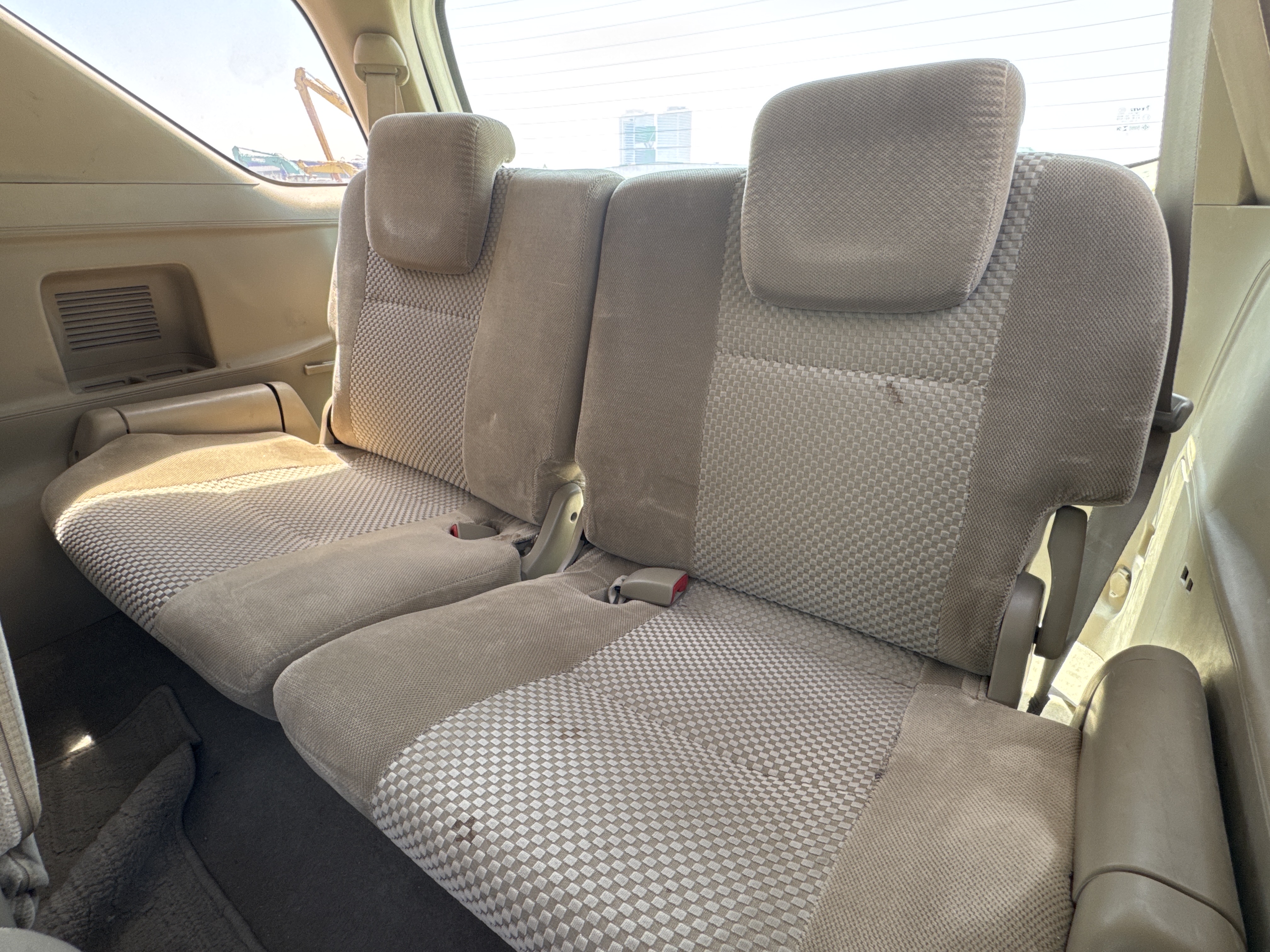 SUV-005-Toyota-Fortuner-SUVs-inspection-Interior-Third-row-seat-1