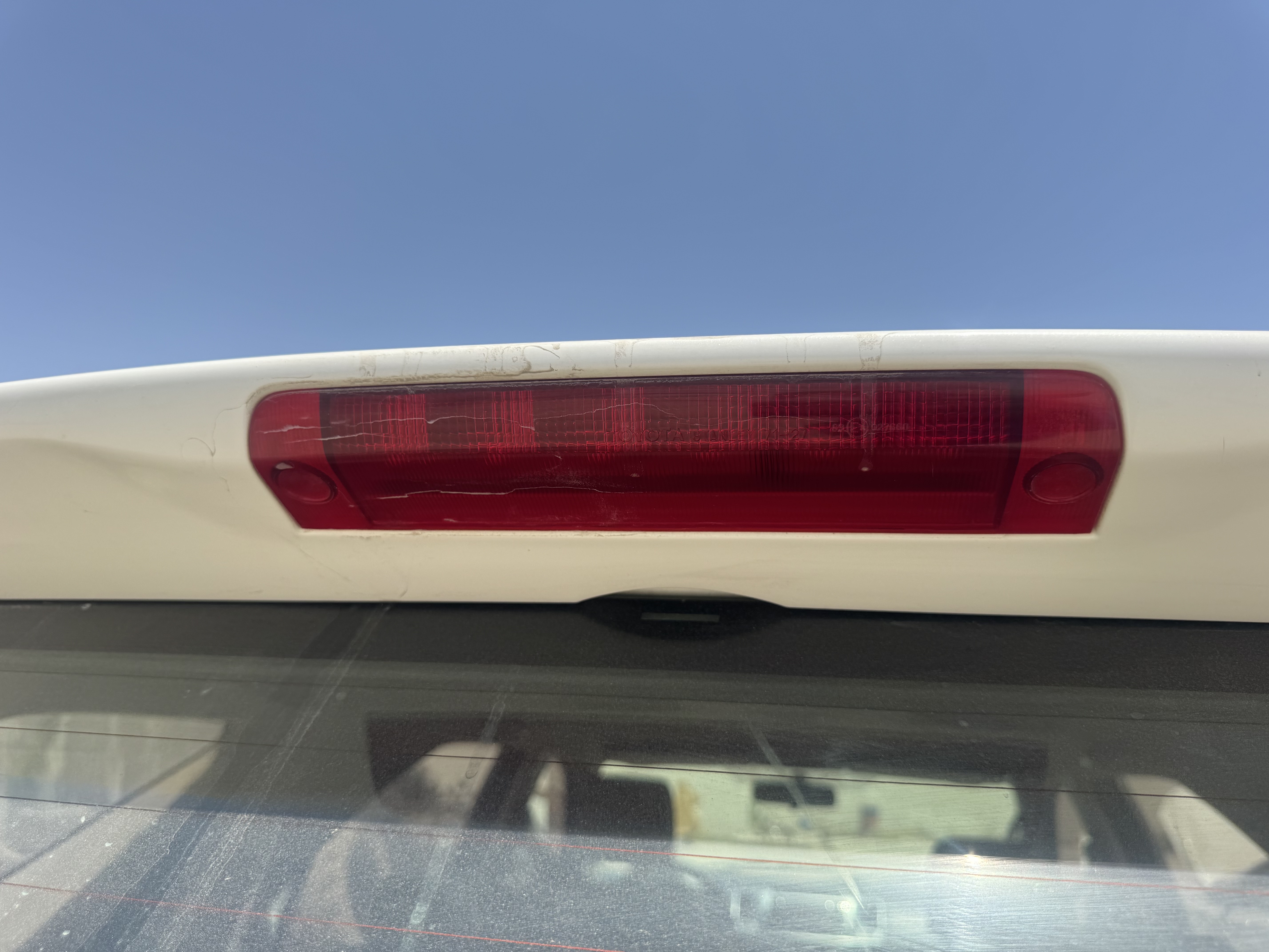 SUV-005-Toyota-Fortuner-SUVs-inspection-Electronics-Tail-lamp-1