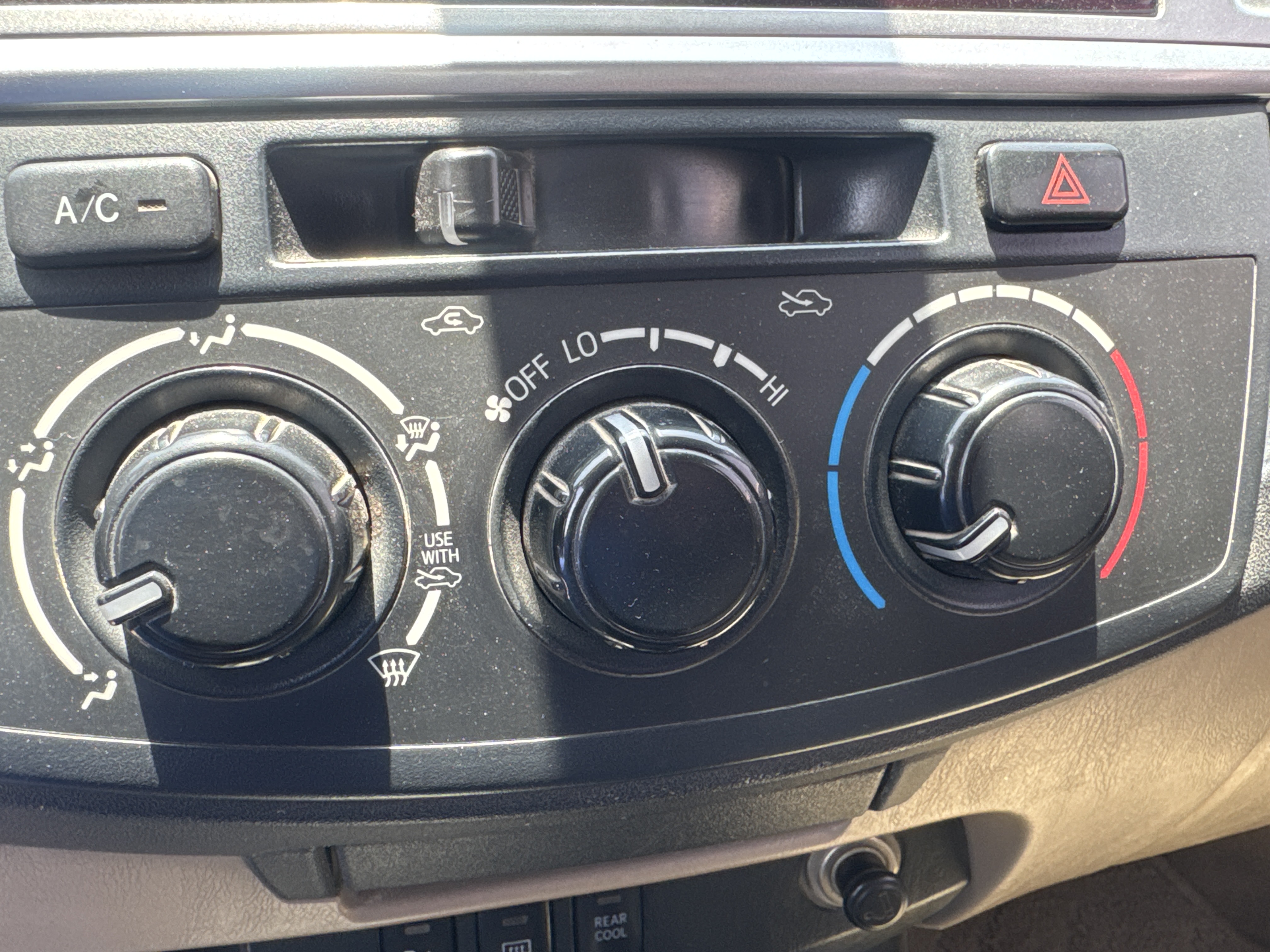 SUV-005-Toyota-Fortuner-SUVs-inspection-Electronics-Control-Switches-1