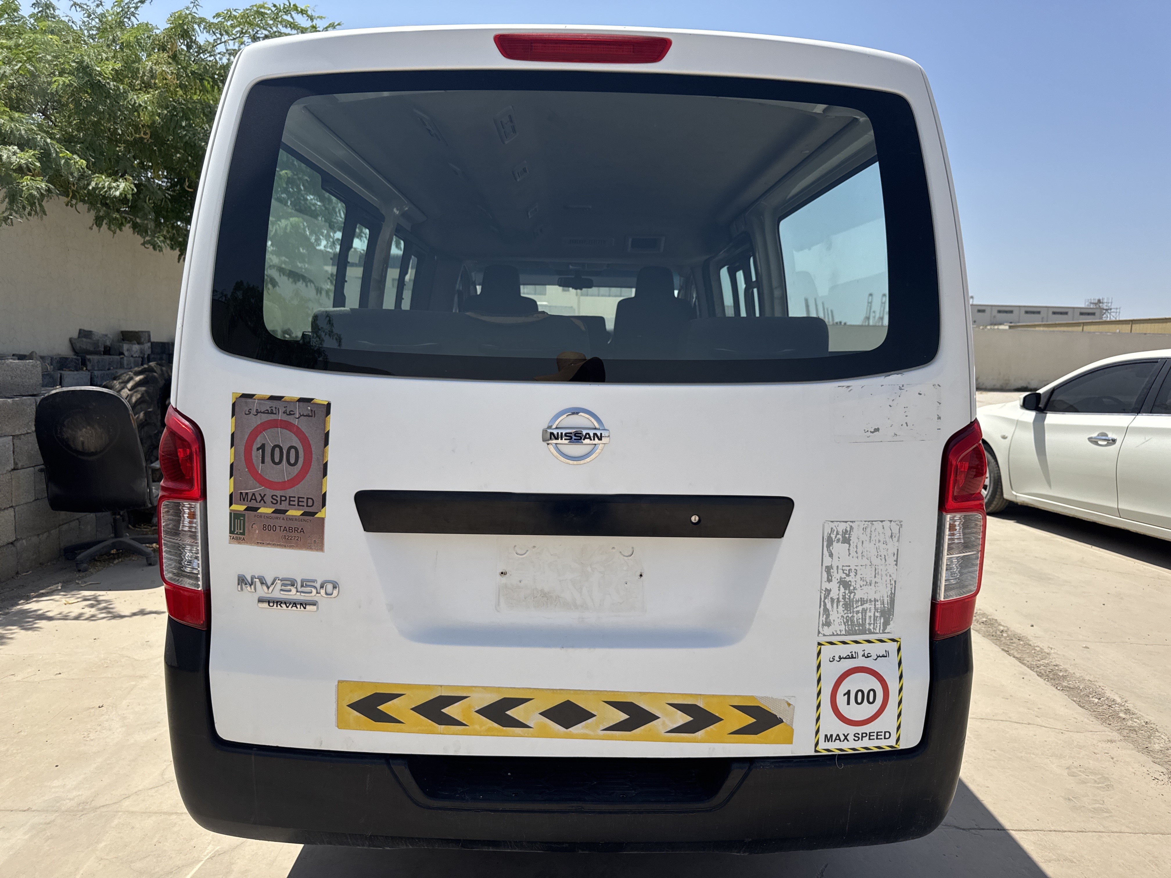 VPV-001-Nissan-Urvan-Passenger-vans-inspection-Exterior-Boot-door-1