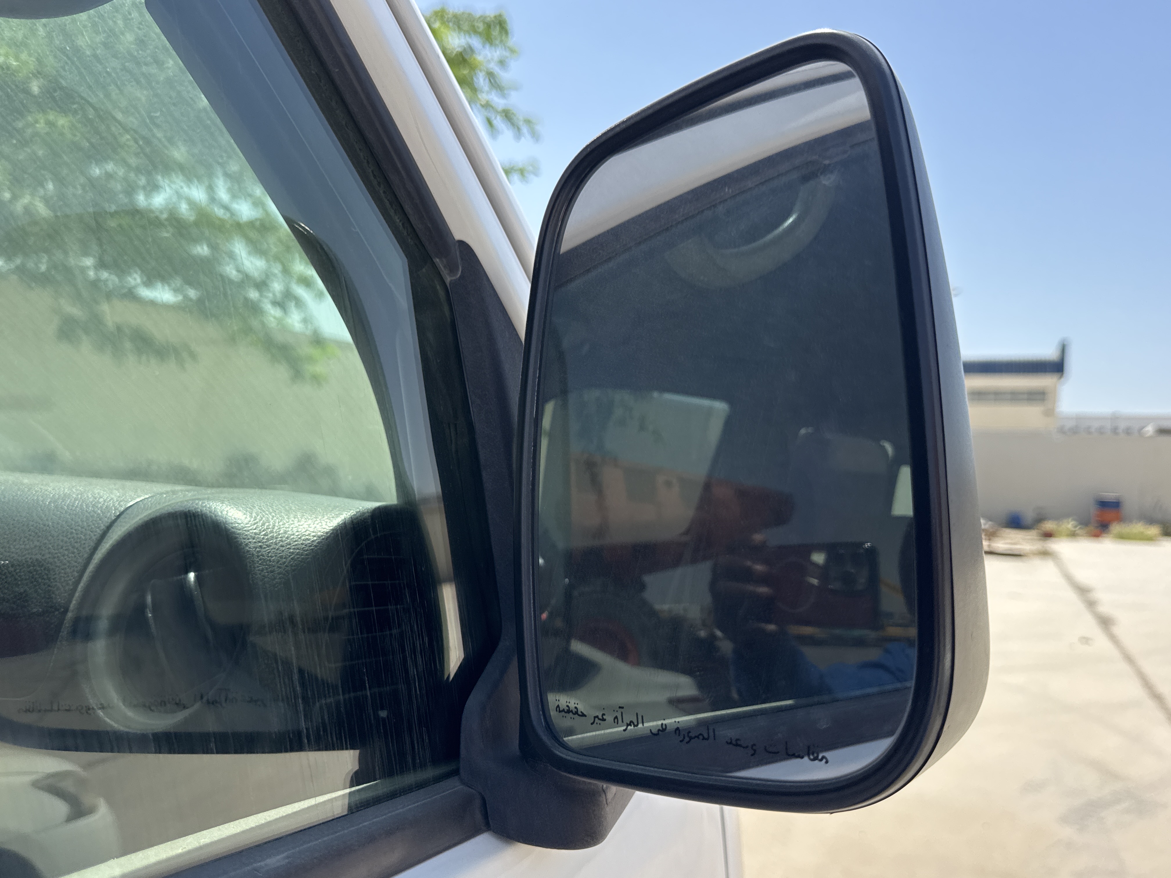 VPV-001-Nissan-Urvan-Passenger-vans-inspection-Exterior-Right-side-mirror-1