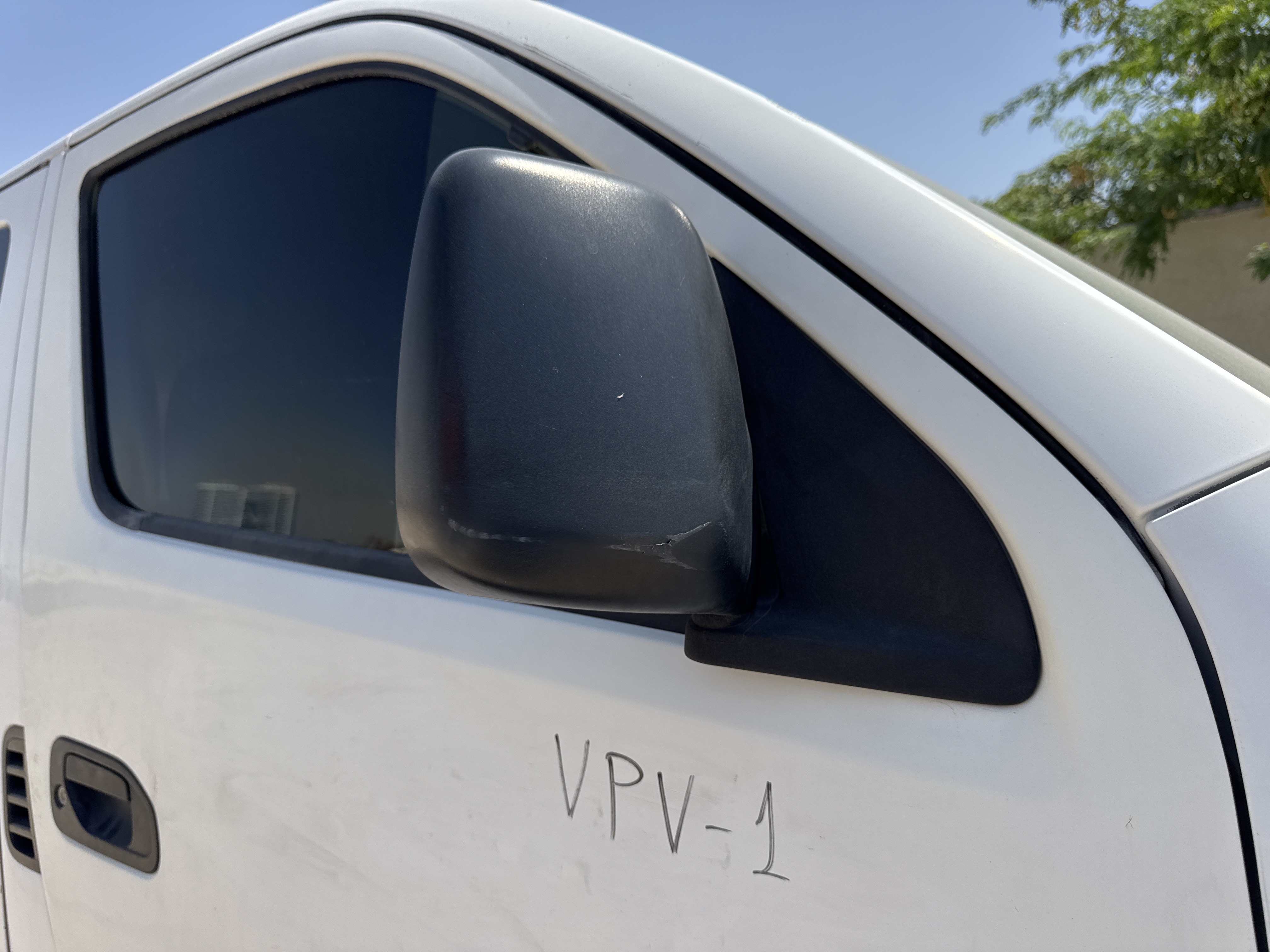 VPV-001-Nissan-Urvan-Passenger-vans-inspection-Exterior-Right-side-mirror-1