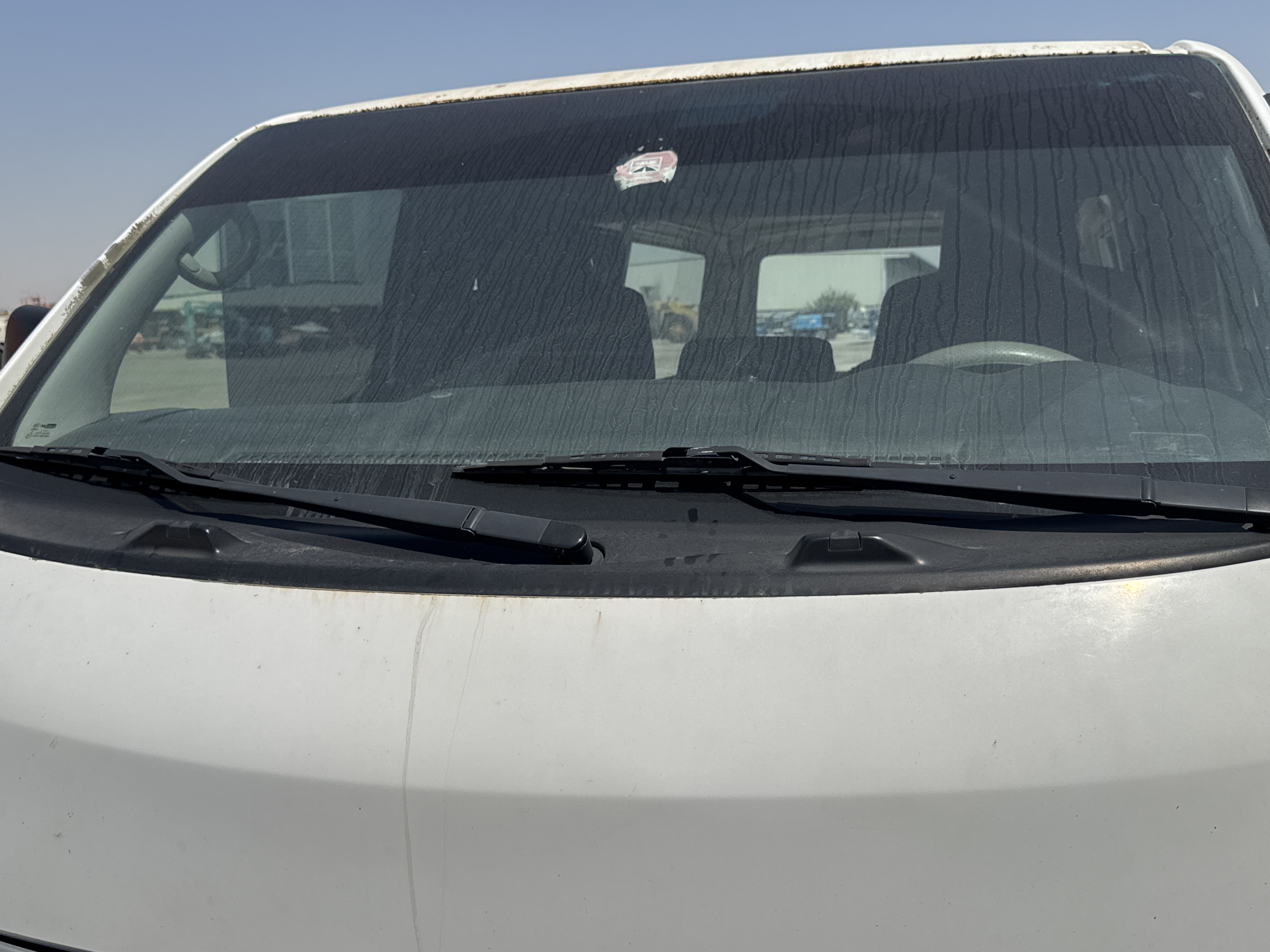 VPV-001-Nissan-Urvan-Passenger-vans-inspection-Electronics-Front-wiper-1