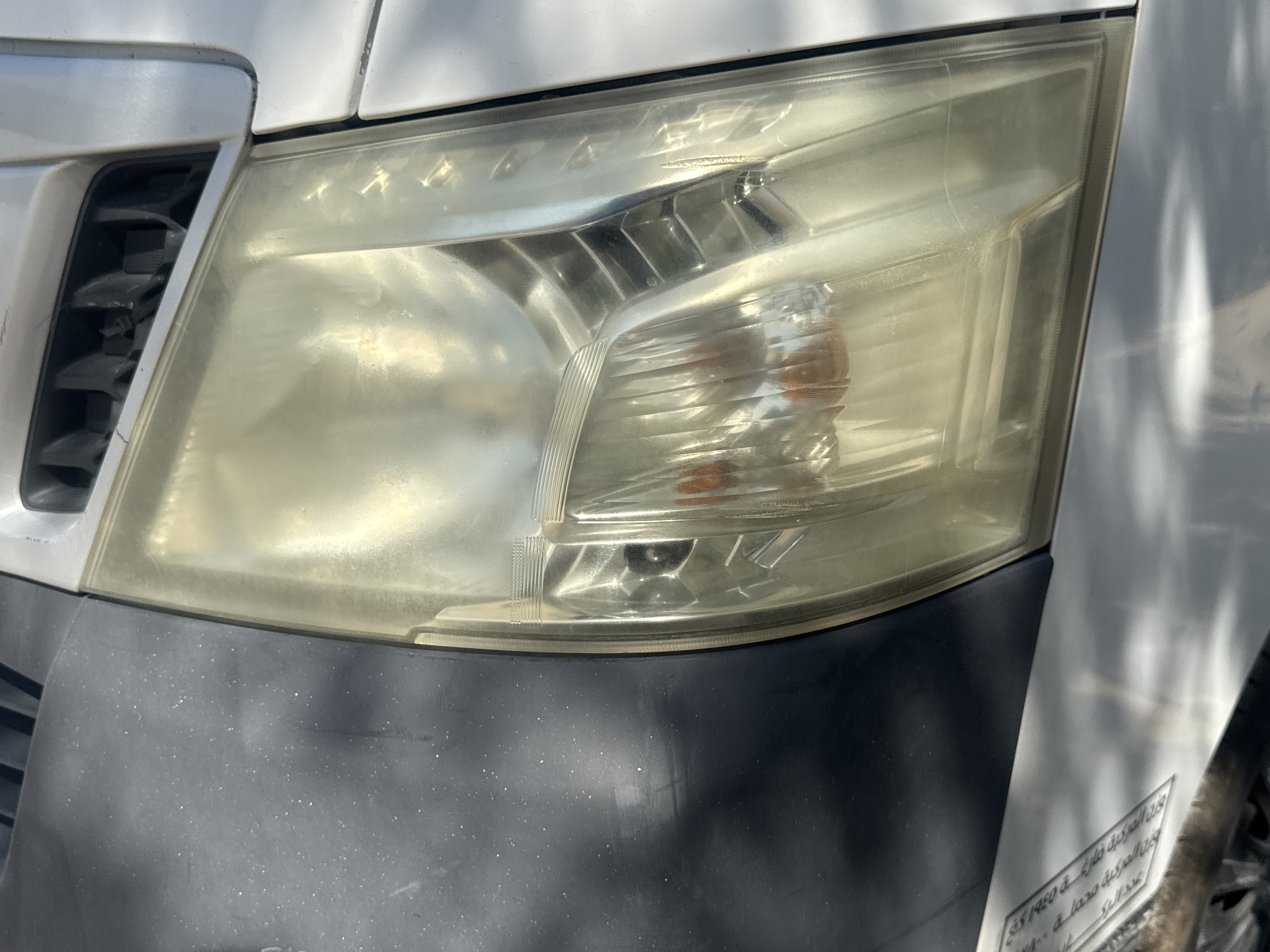 VPV-001-Nissan-Urvan-Passenger-vans-inspection-Electronics-Headlights-1