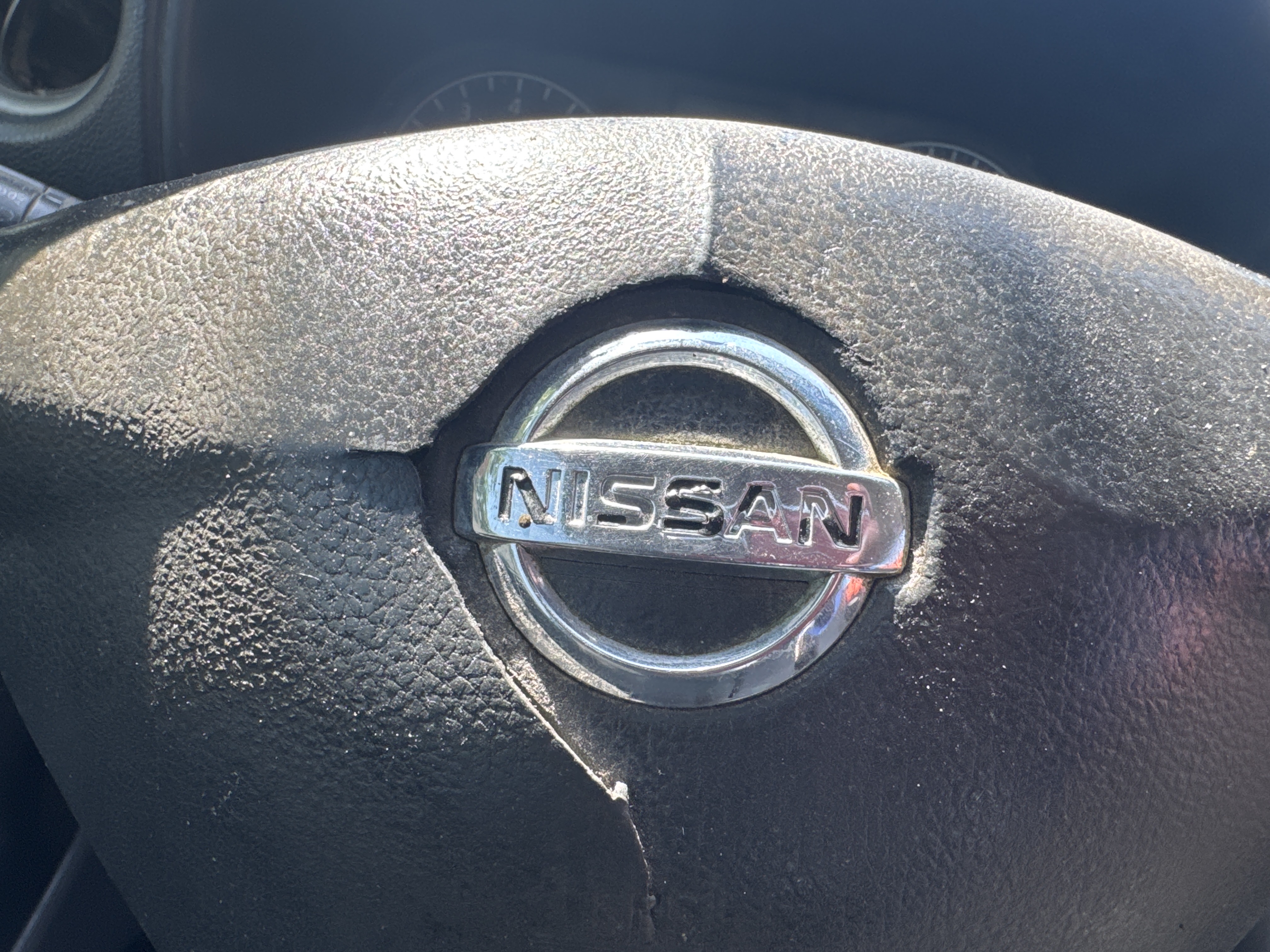 VPV-001-Nissan-Urvan-Passenger-vans-inspection-Interior-Steering-wheel-2