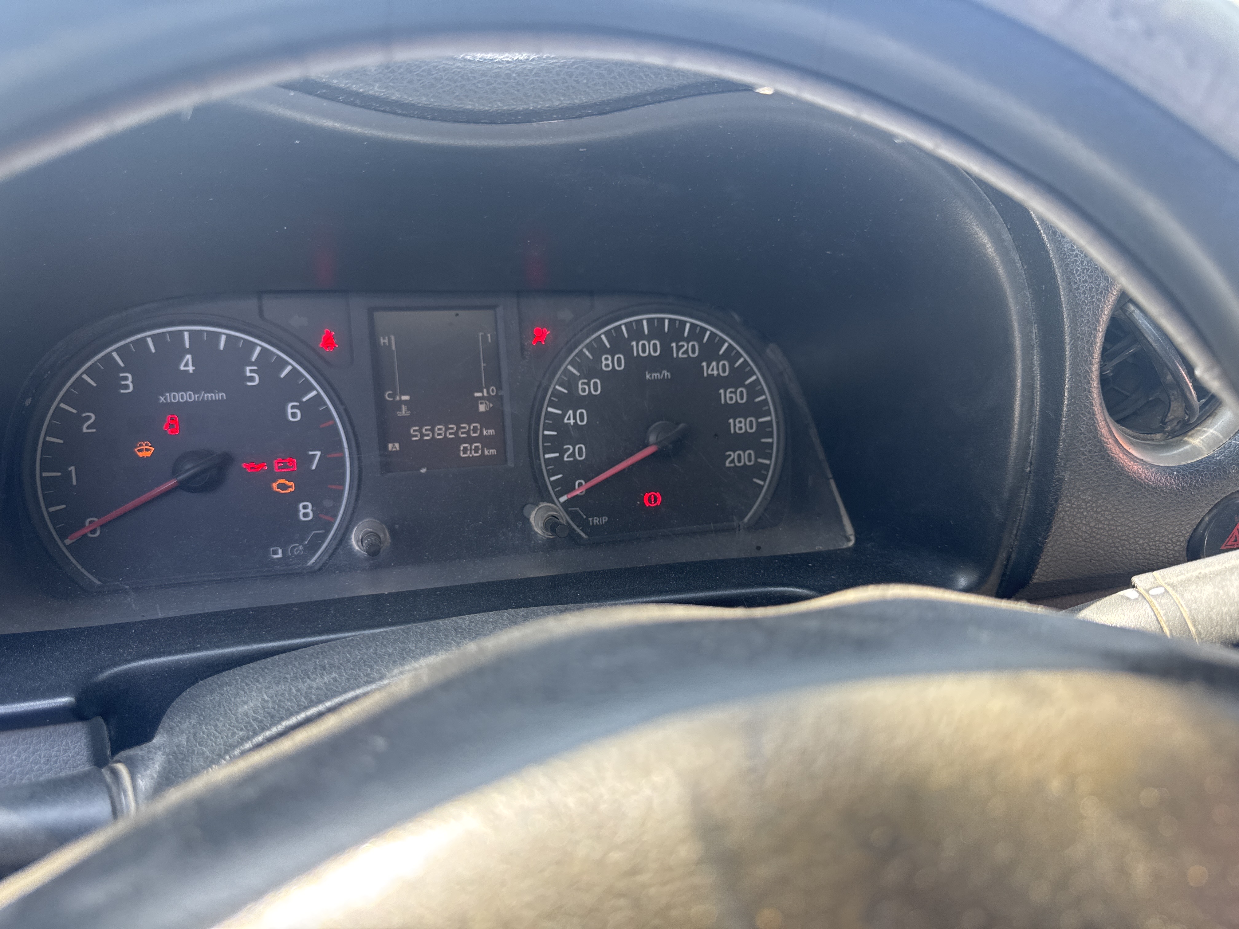 VPV-001-Nissan-Urvan-Passenger-vans-inspection-Interior-Instrument-cluster-1