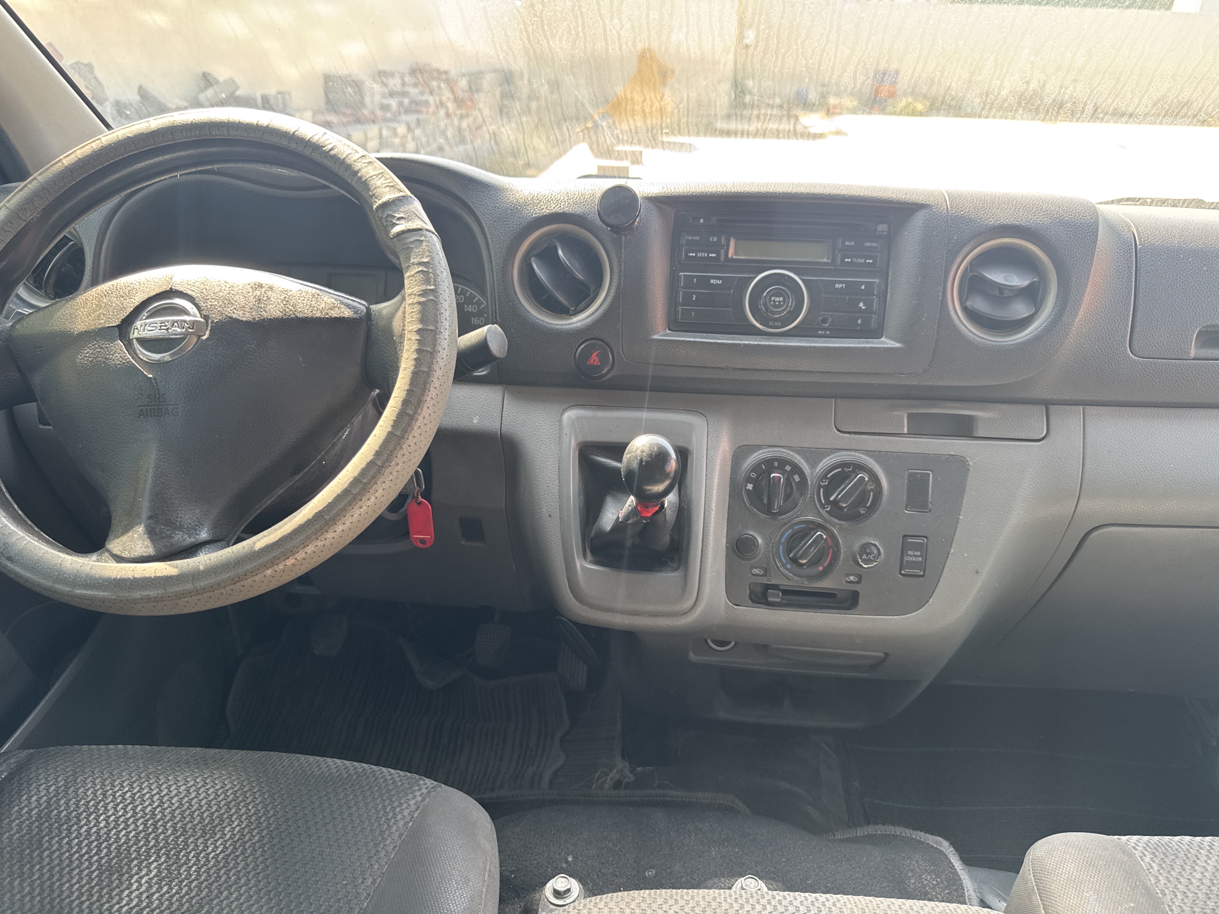VPV-001-Nissan-Urvan-Passenger-vans-inspection-Interior-Infotainment-system-1
