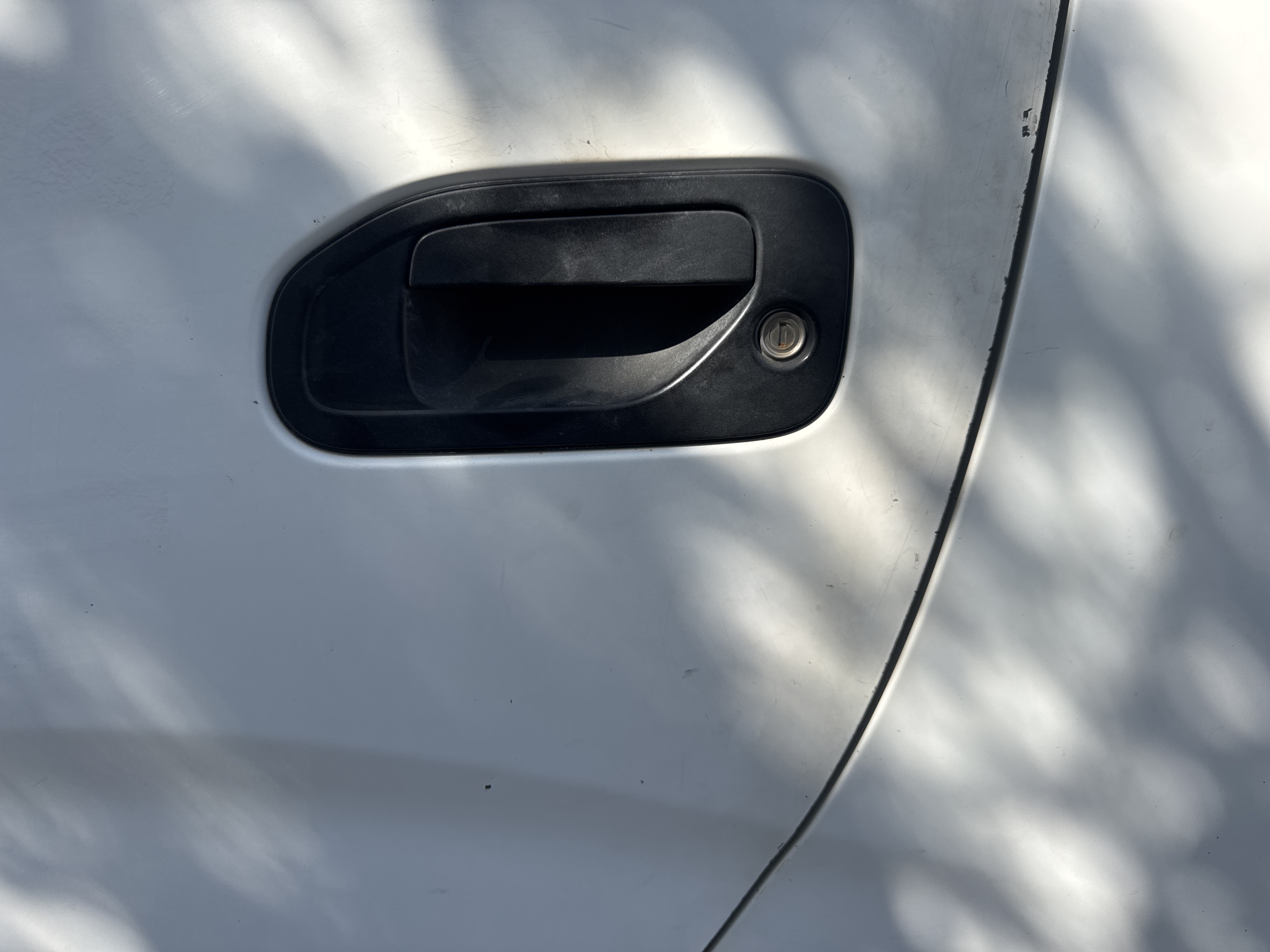 VPV-001-Nissan-Urvan-Passenger-vans-inspection-Interior-Door-handles-1