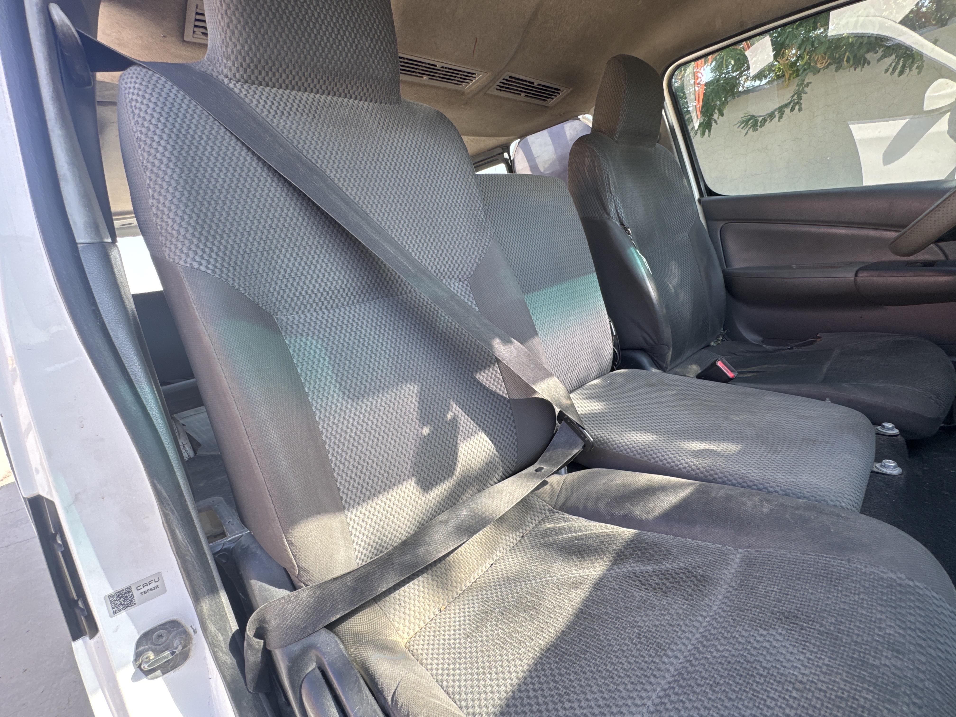 VPV-001-Nissan-Urvan-Passenger-vans-inspection-Interior-Seat-belts-1