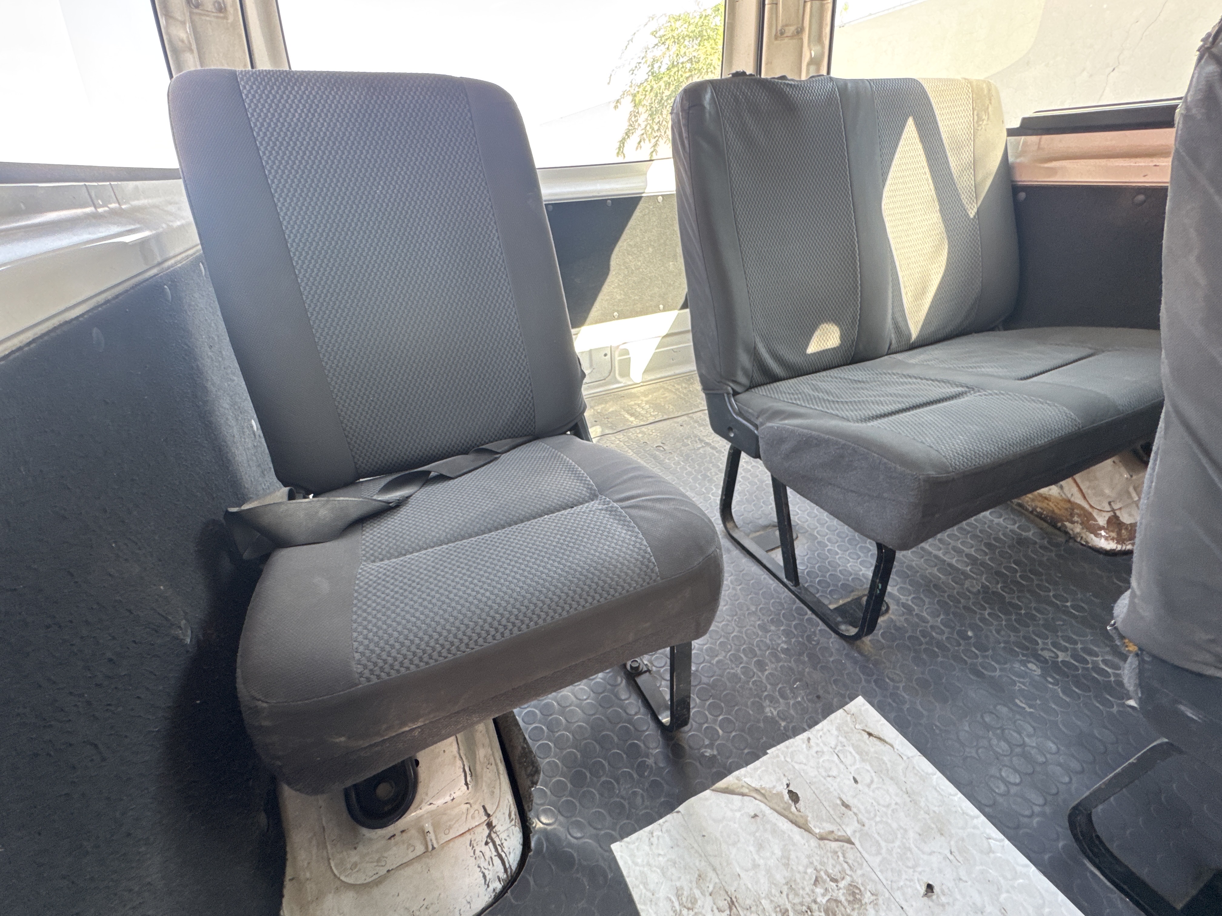 VPV-001-Nissan-Urvan-Passenger-vans-inspection-Interior-Third-row-seat-1
