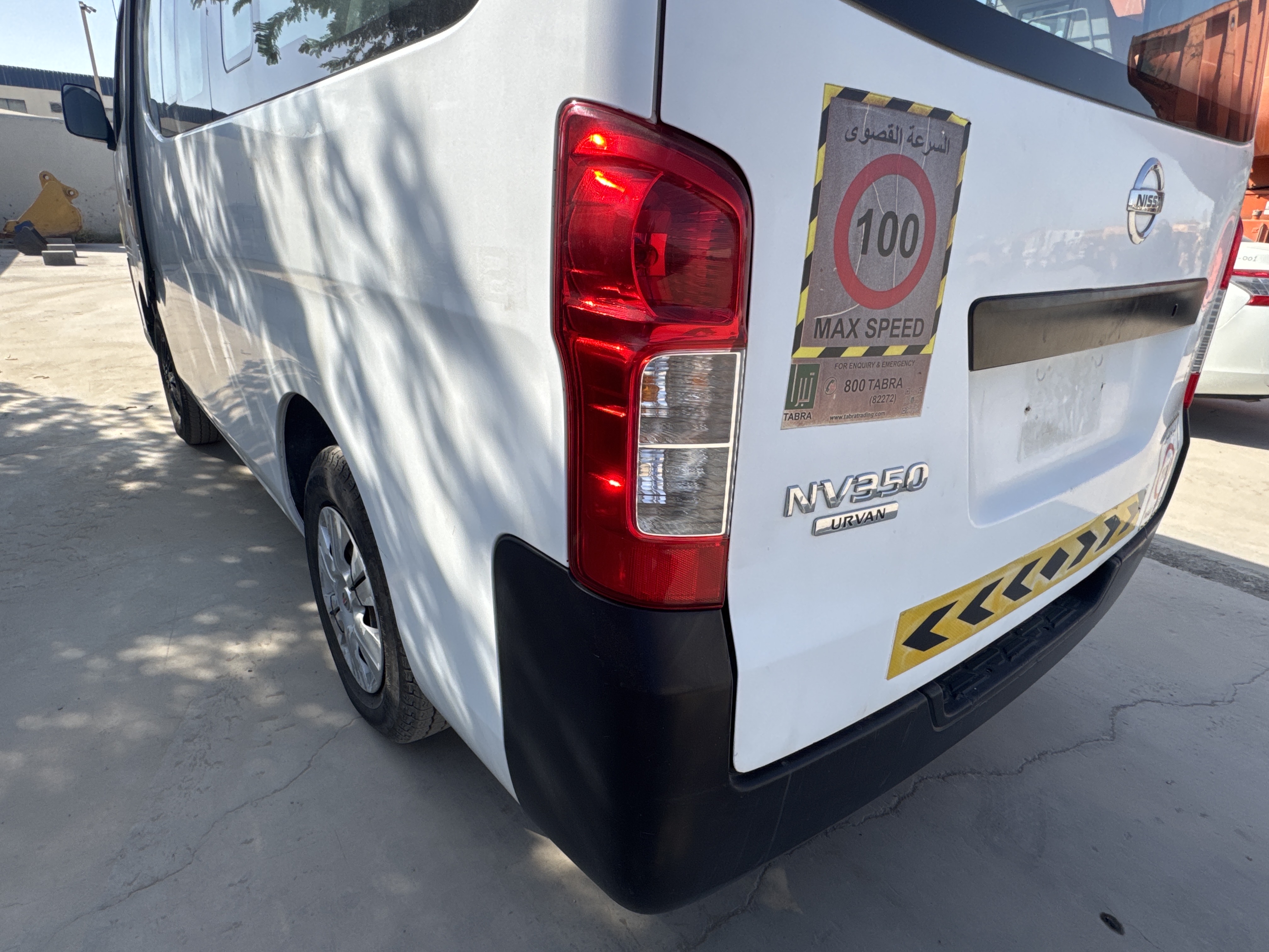 VPV-001-Nissan-Urvan-Passenger-vans-inspection-Electronics-Tail-lamp-1