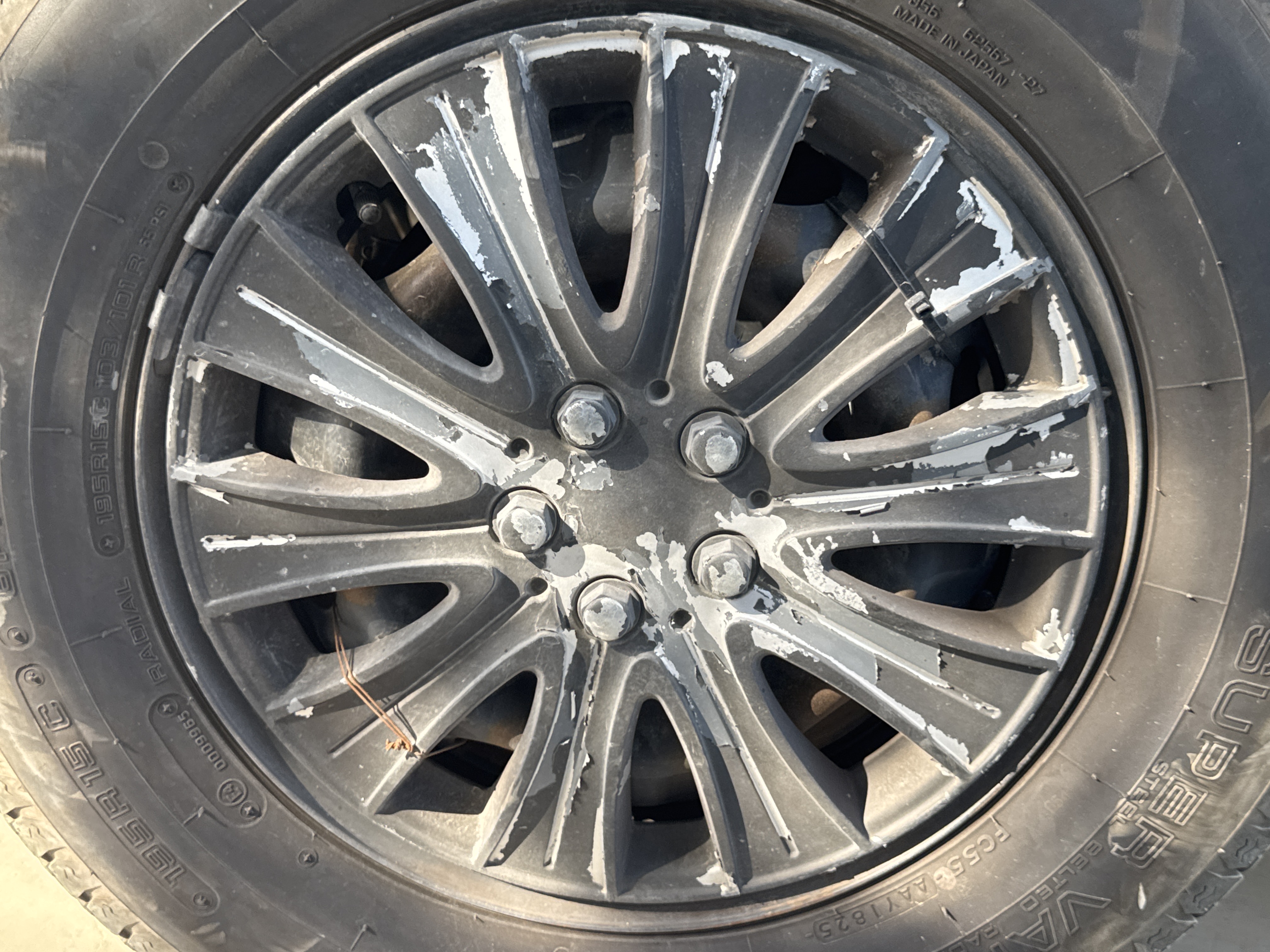 VPV-001-Nissan-Urvan-Passenger-vans-inspection-Chassis-Front-left-alloy-/-Rim-1