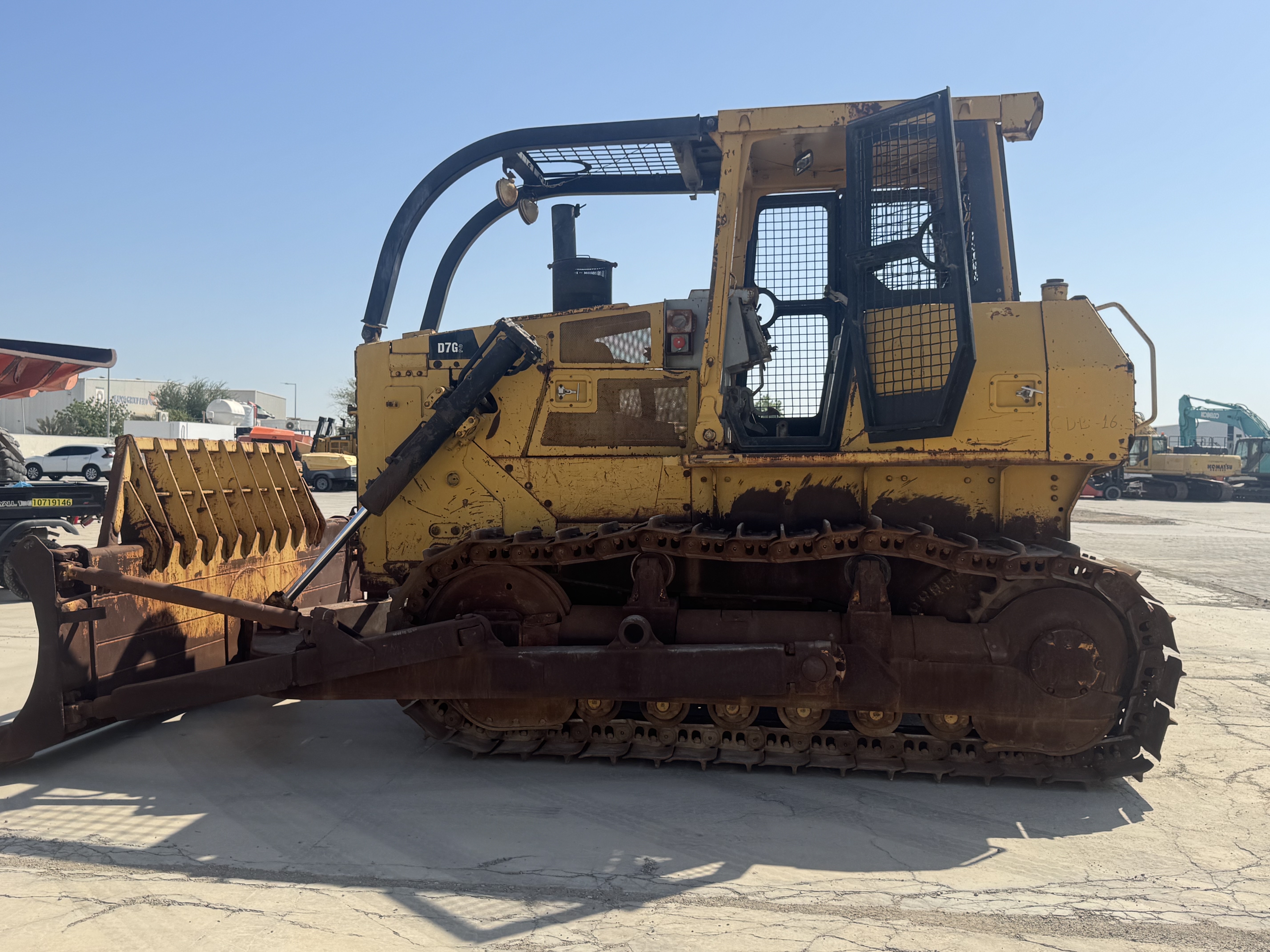 CDB-016-كاتربيلر-D7G2-بلدوزرات-مجنزرة-فحص-الهيكل-الصبغ-1