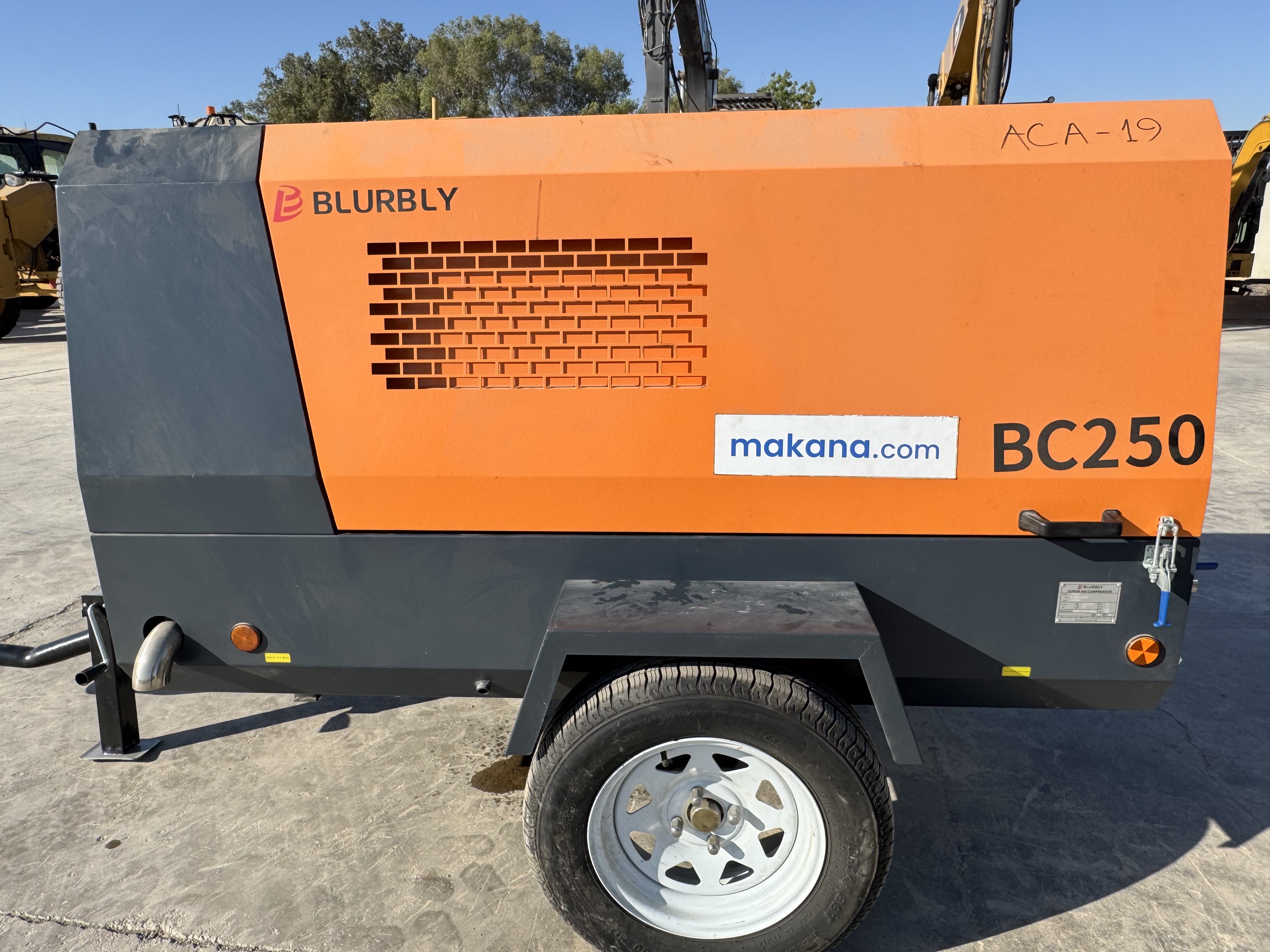 ACA-019-Blurbly-BCS250-8-Air-compressors-inspection-Structure-Paint-1