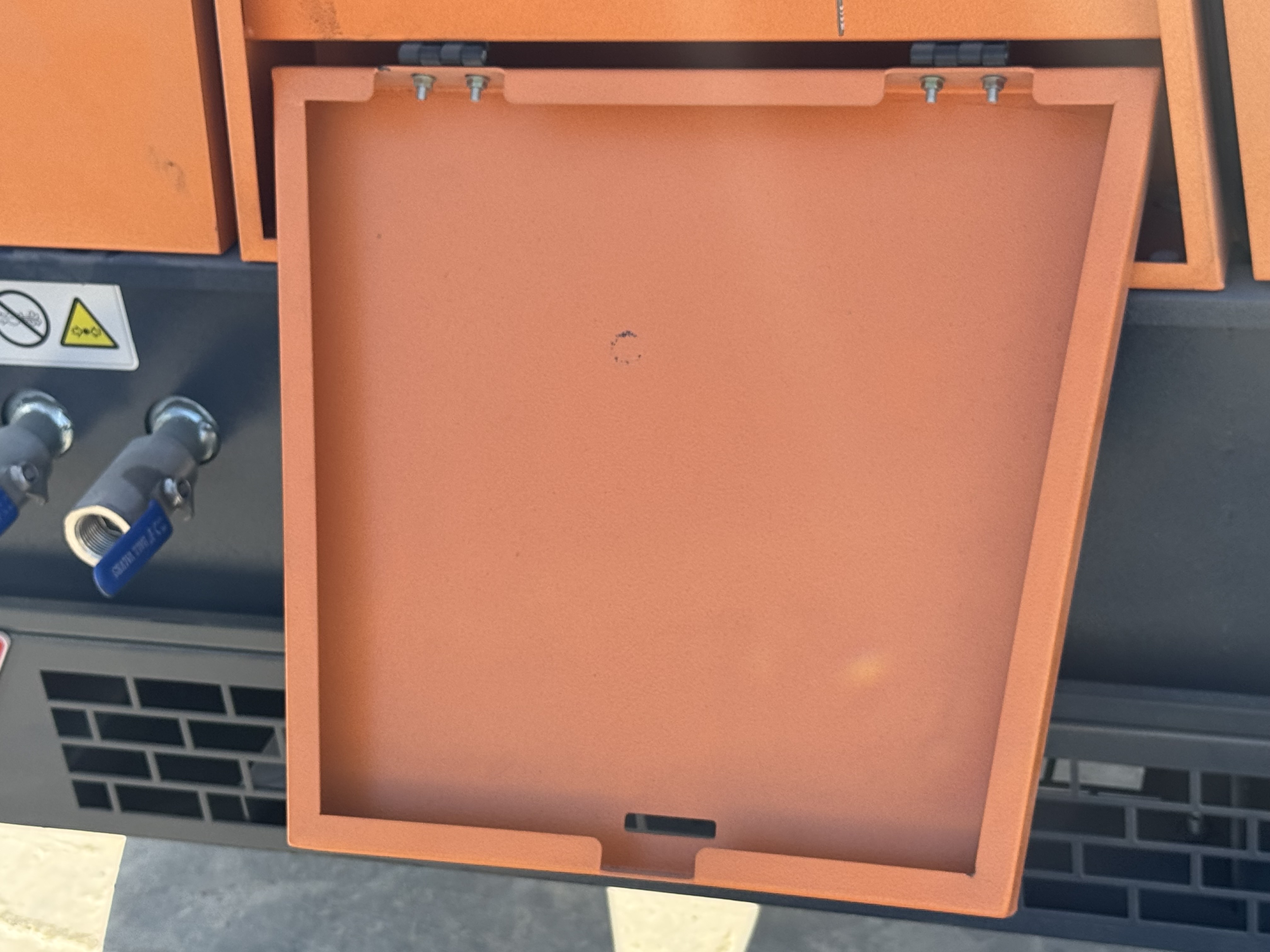 ACA-019-Blurbly-BCS250-8-Air-compressors-inspection-Structure-Sheet-metal-(fiberglass)-1
