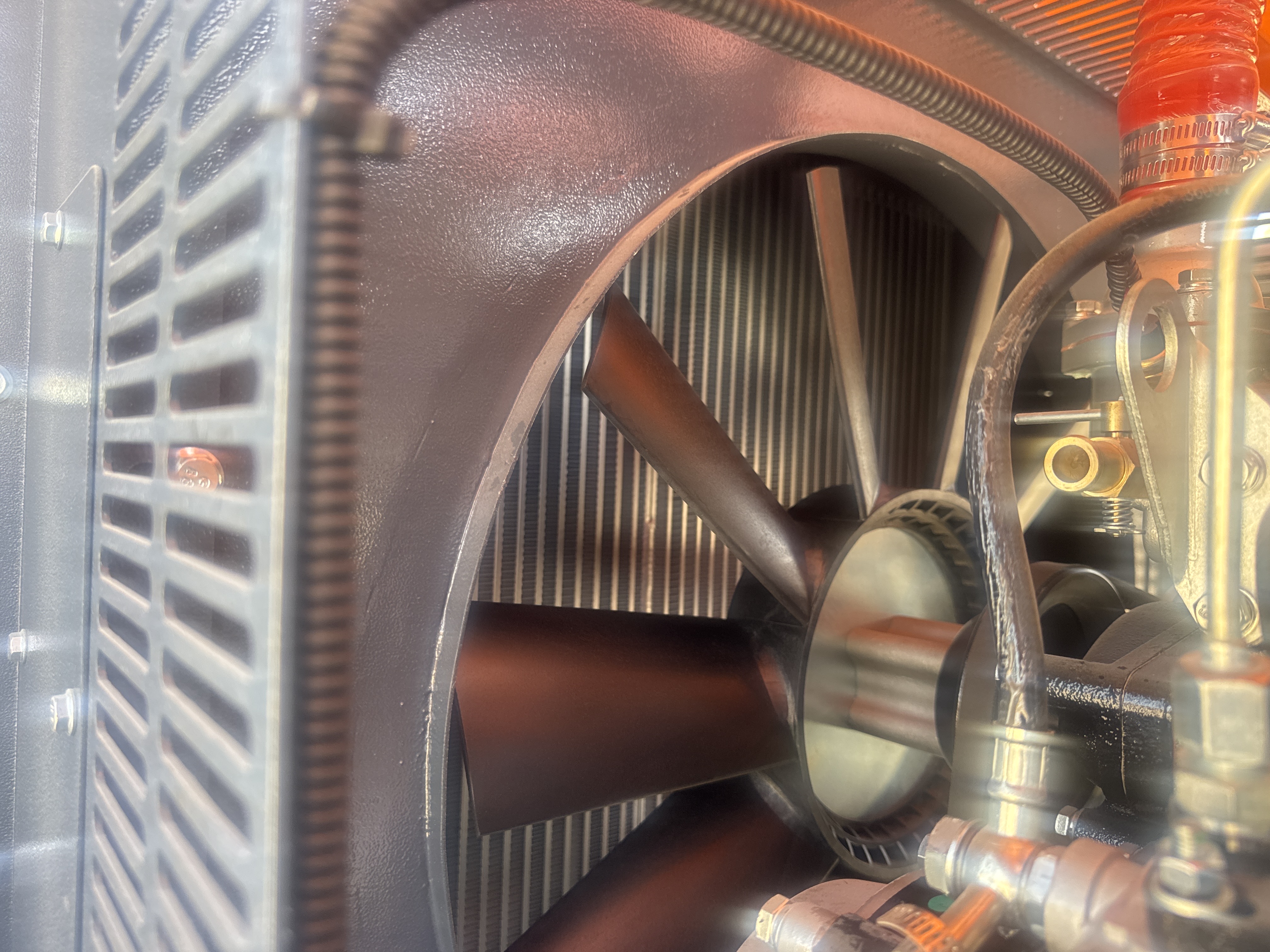 ACA-019-Blurbly-BCS250-8-Air-compressors-inspection-Engine-Cooling-fan-and-fan-guard-1
