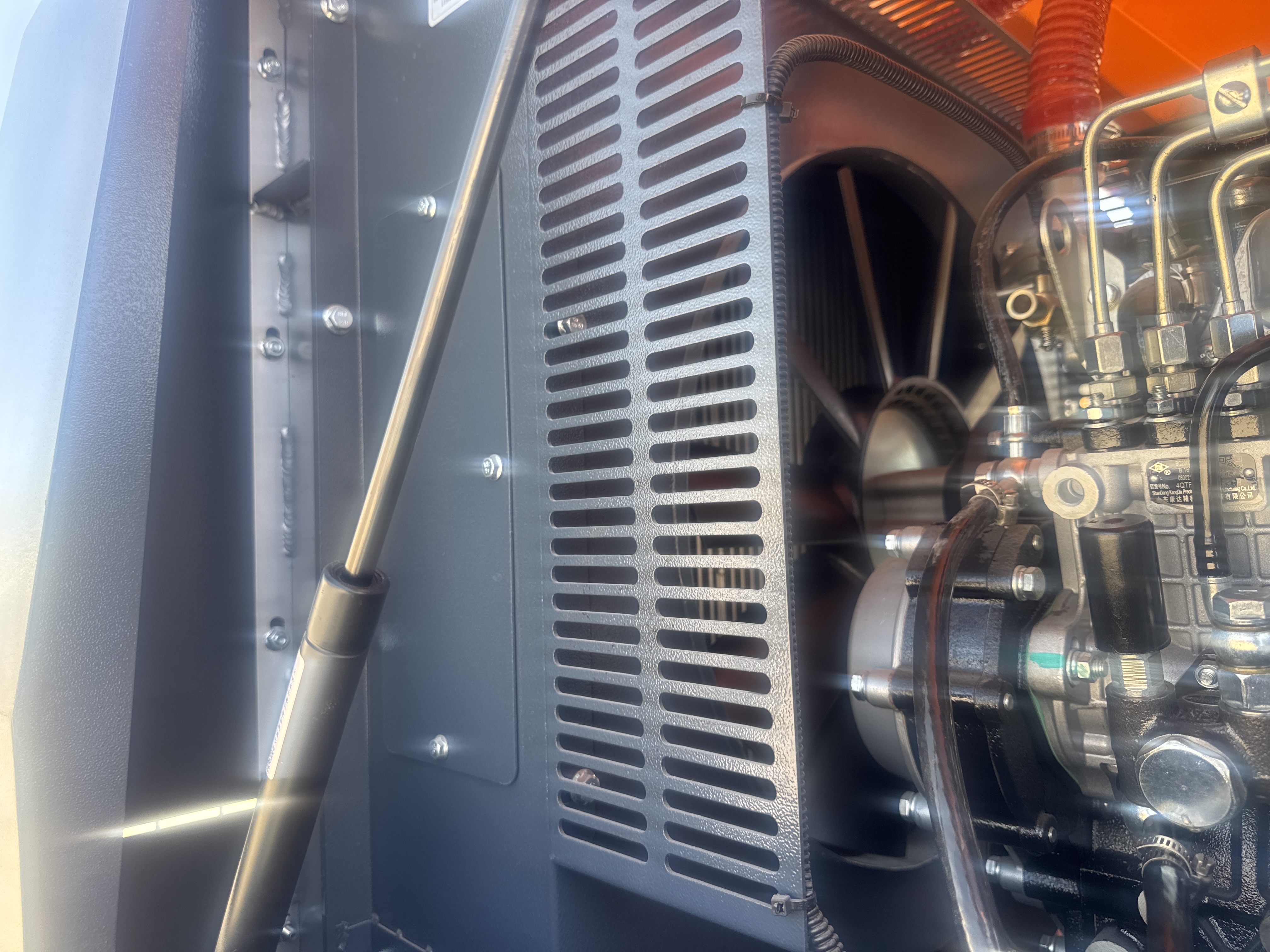 ACA-019-Blurbly-BCS250-8-Air-compressors-inspection-Engine-Cooling-fan-and-fan-guard-1