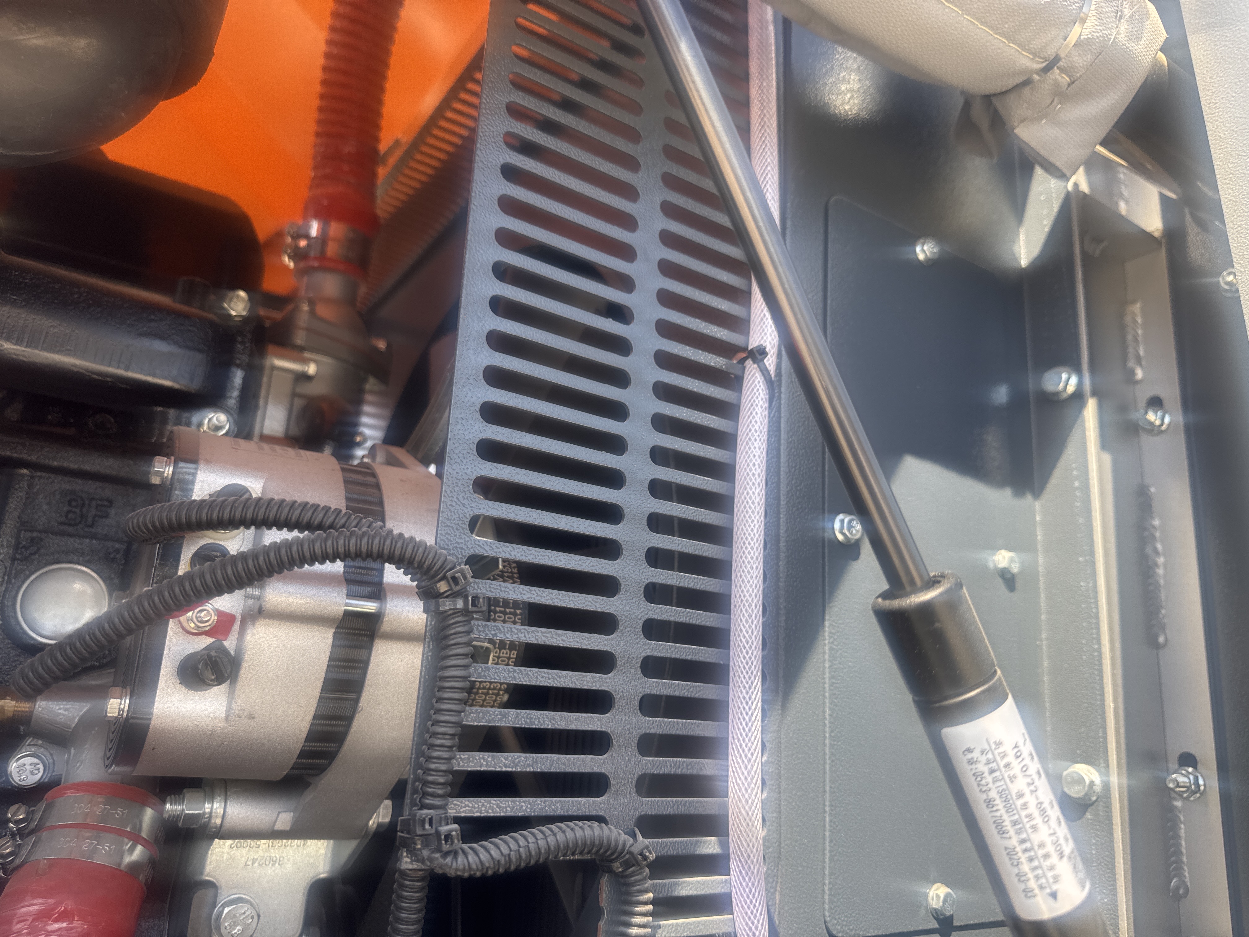 ACA-019-Blurbly-BCS250-8-Air-compressors-inspection-Engine-Cooling-fan-and-fan-guard-1