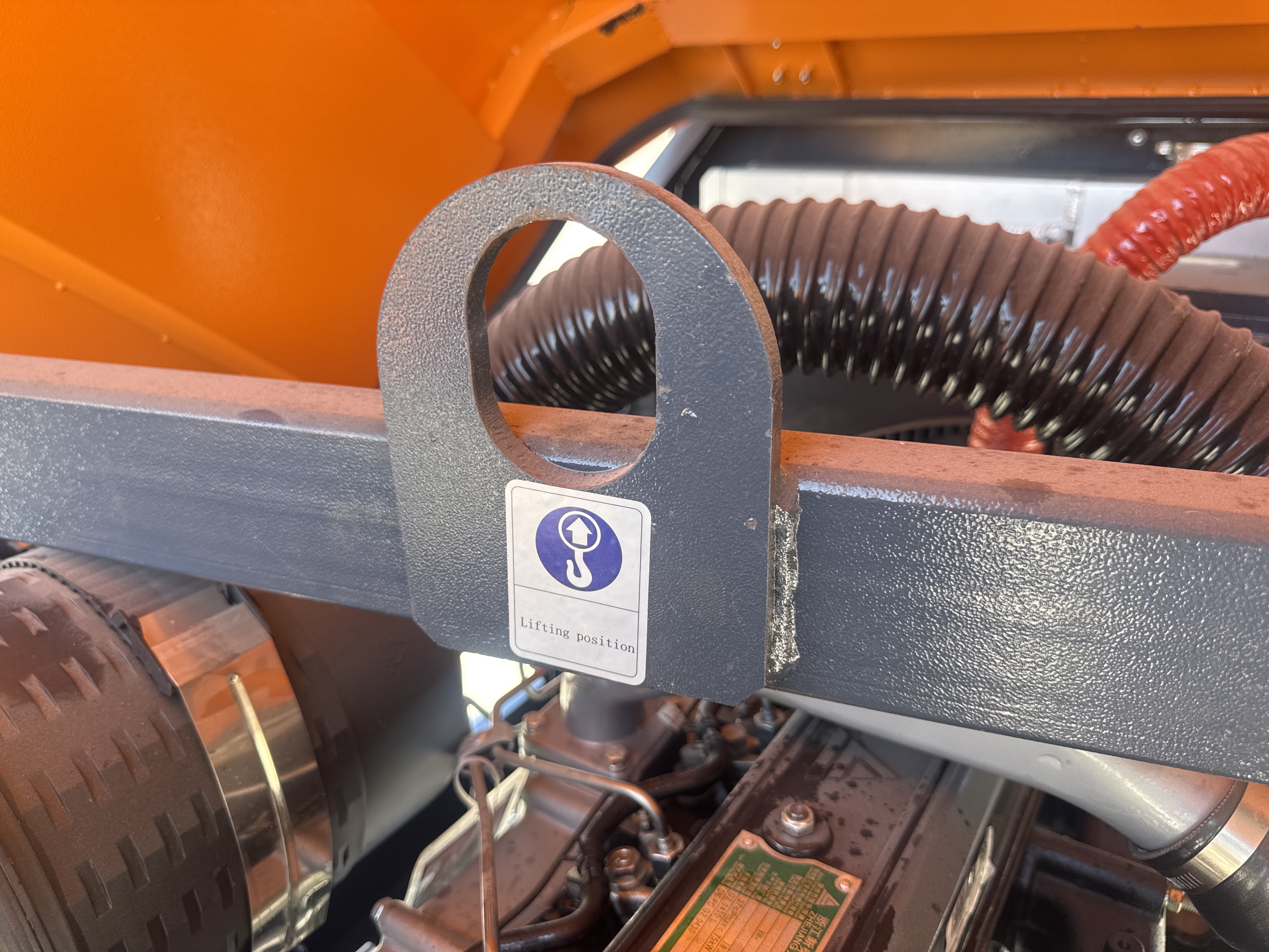 ACA-019-Blurbly-BCS250-8-Air-compressors-inspection-Structure-Tow-bar-1