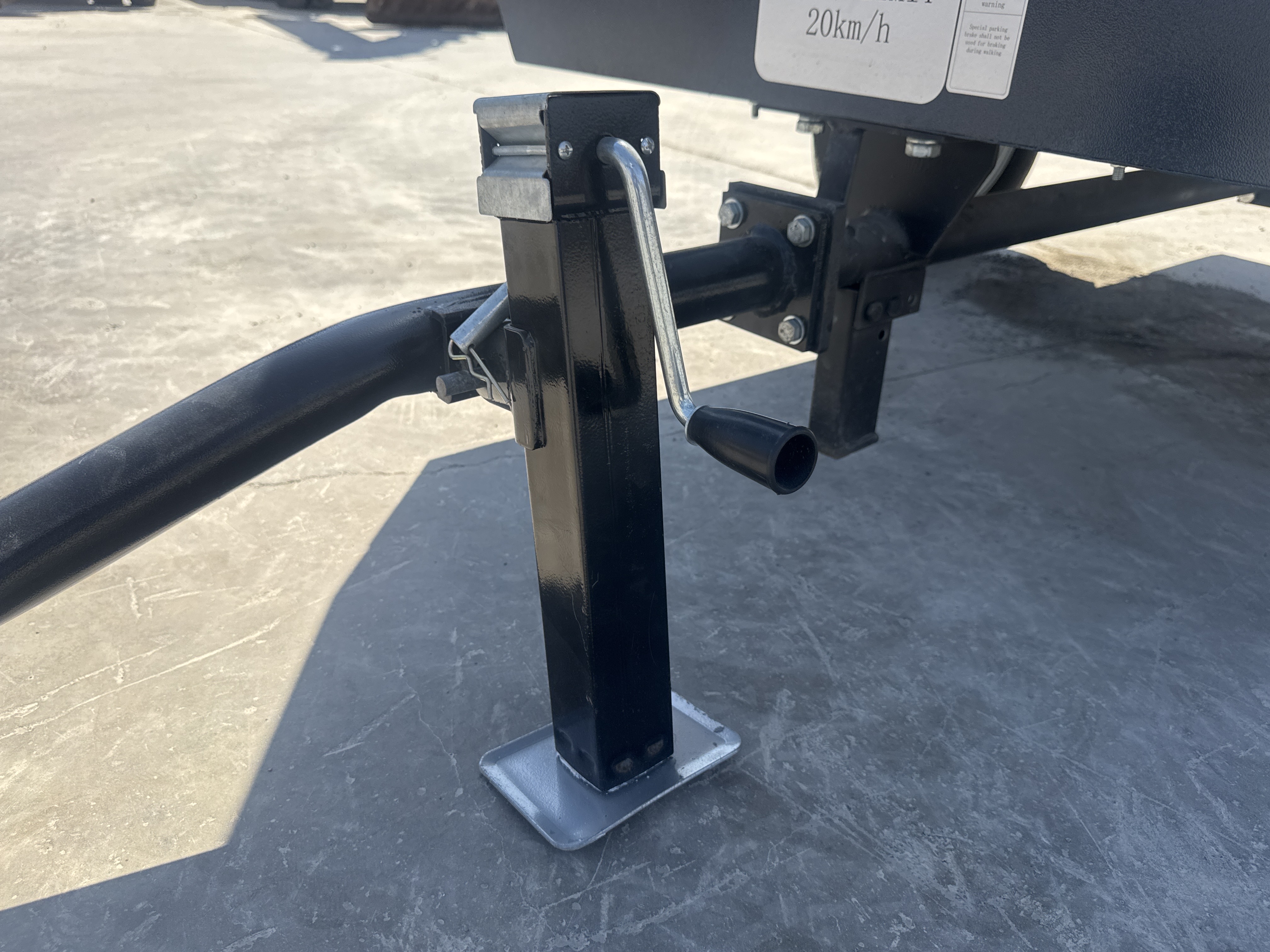 ACA-019-Blurbly-BCS250-8-Air-compressors-inspection-Structure-Trailer-jack-1