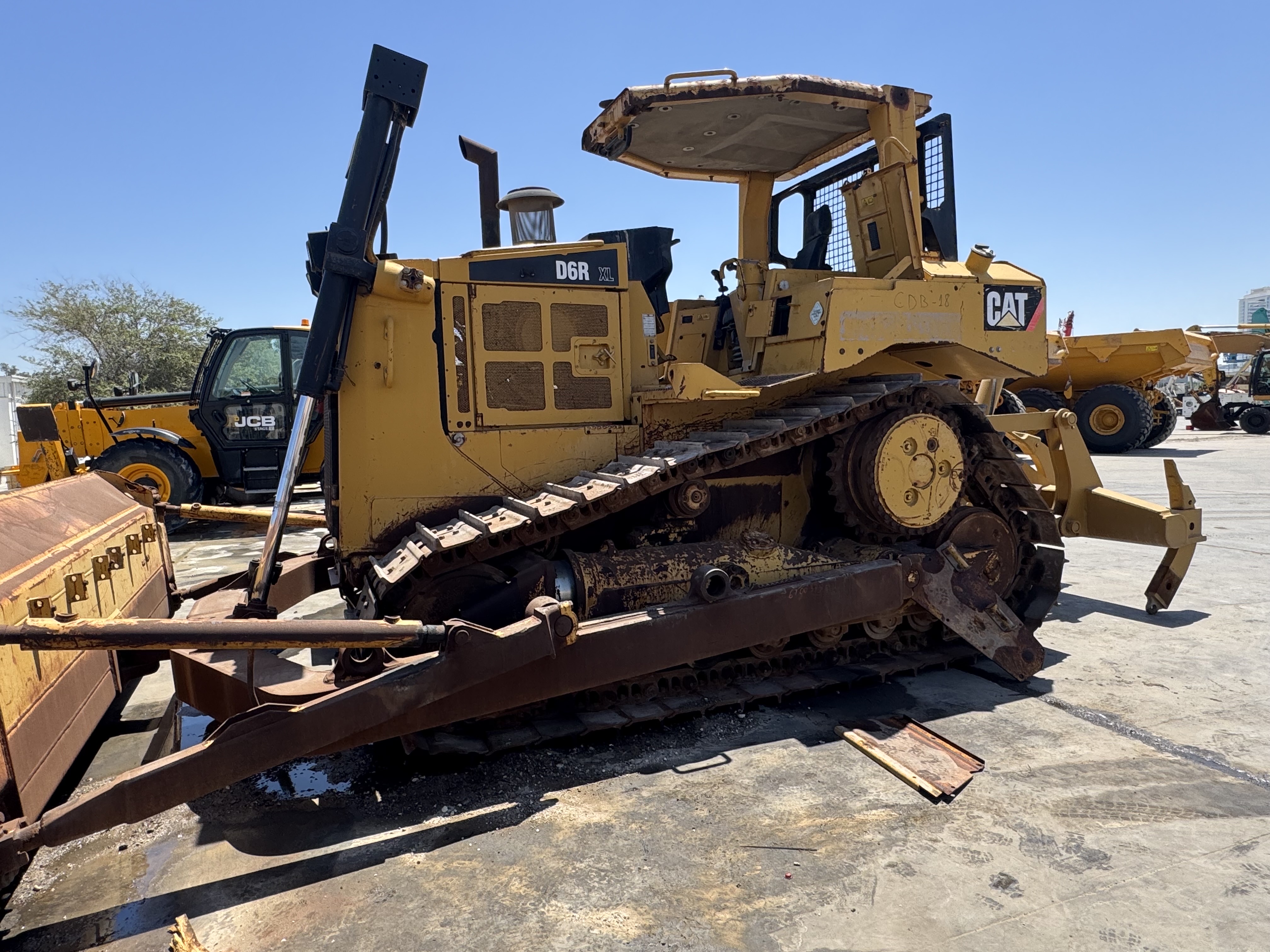CDB-018-كاتربيلر-D6R-XL-بلدوزرات-مجنزرة-فحص-الهيكل-الصبغ-1