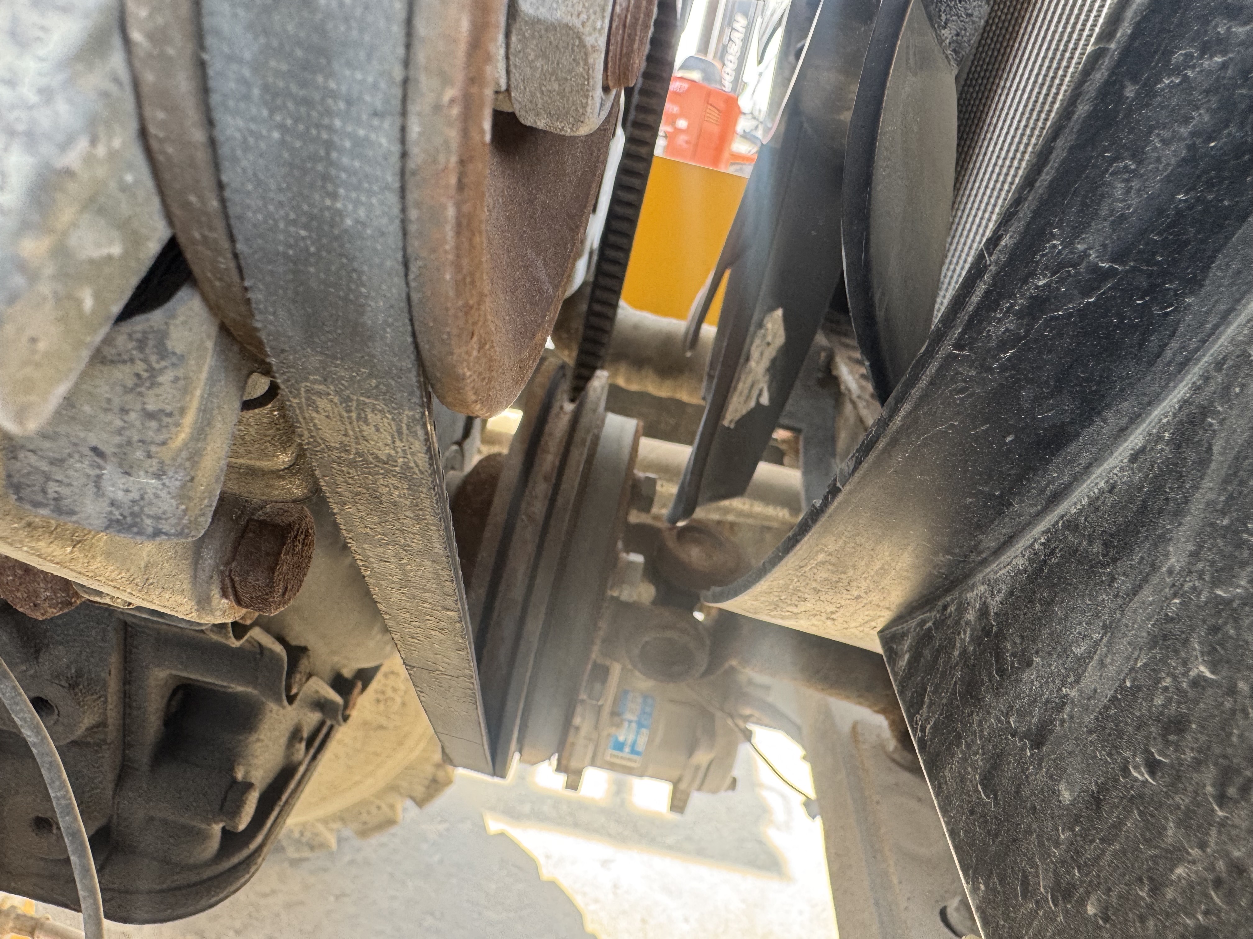WHL-020-Shanding-ZL26-Wheel-loaders-inspection-Engine-Belts-1