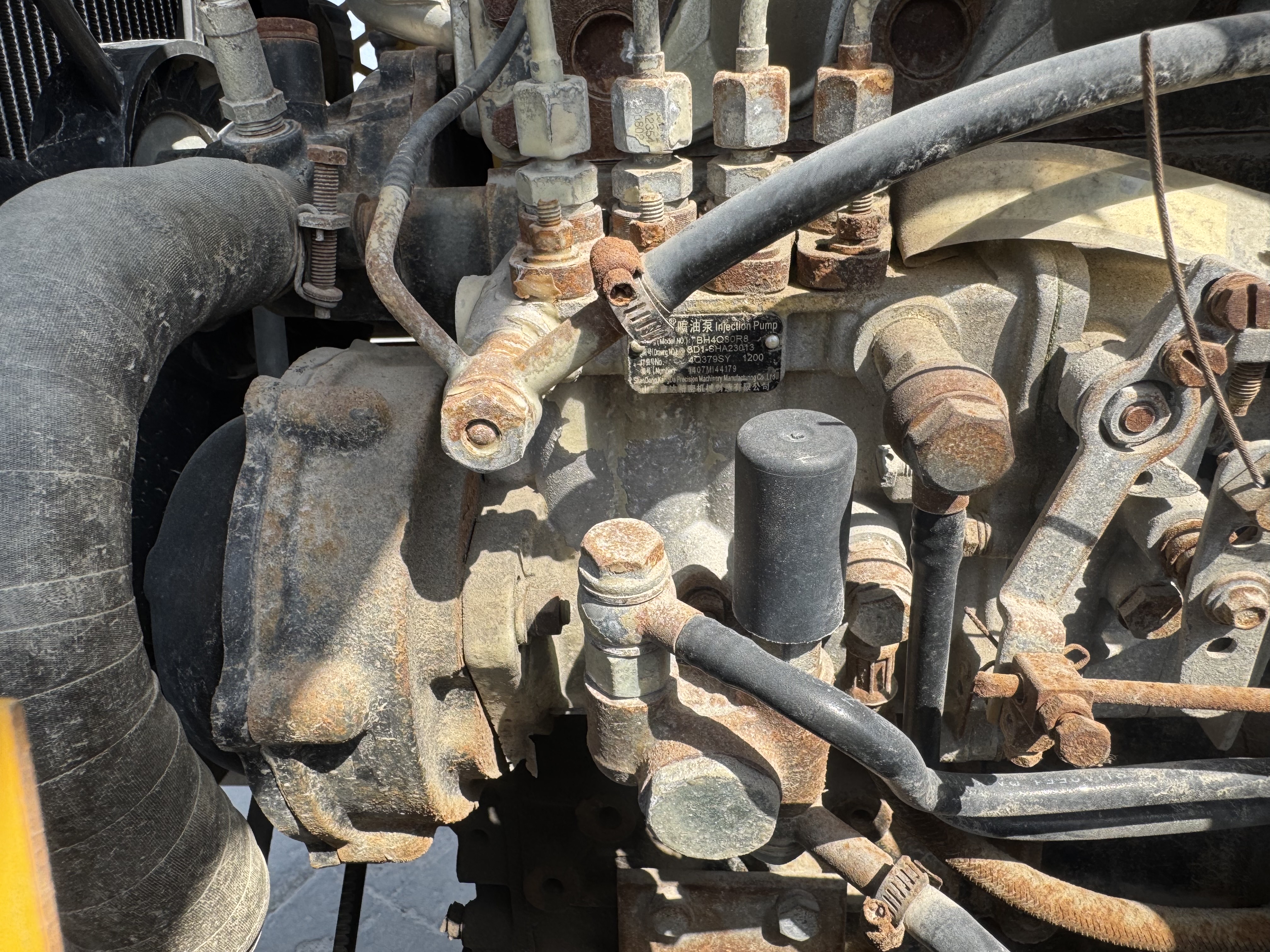 WHL-020-Shanding-ZL26-Wheel-loaders-inspection-Engine-Fuel-leaks-1