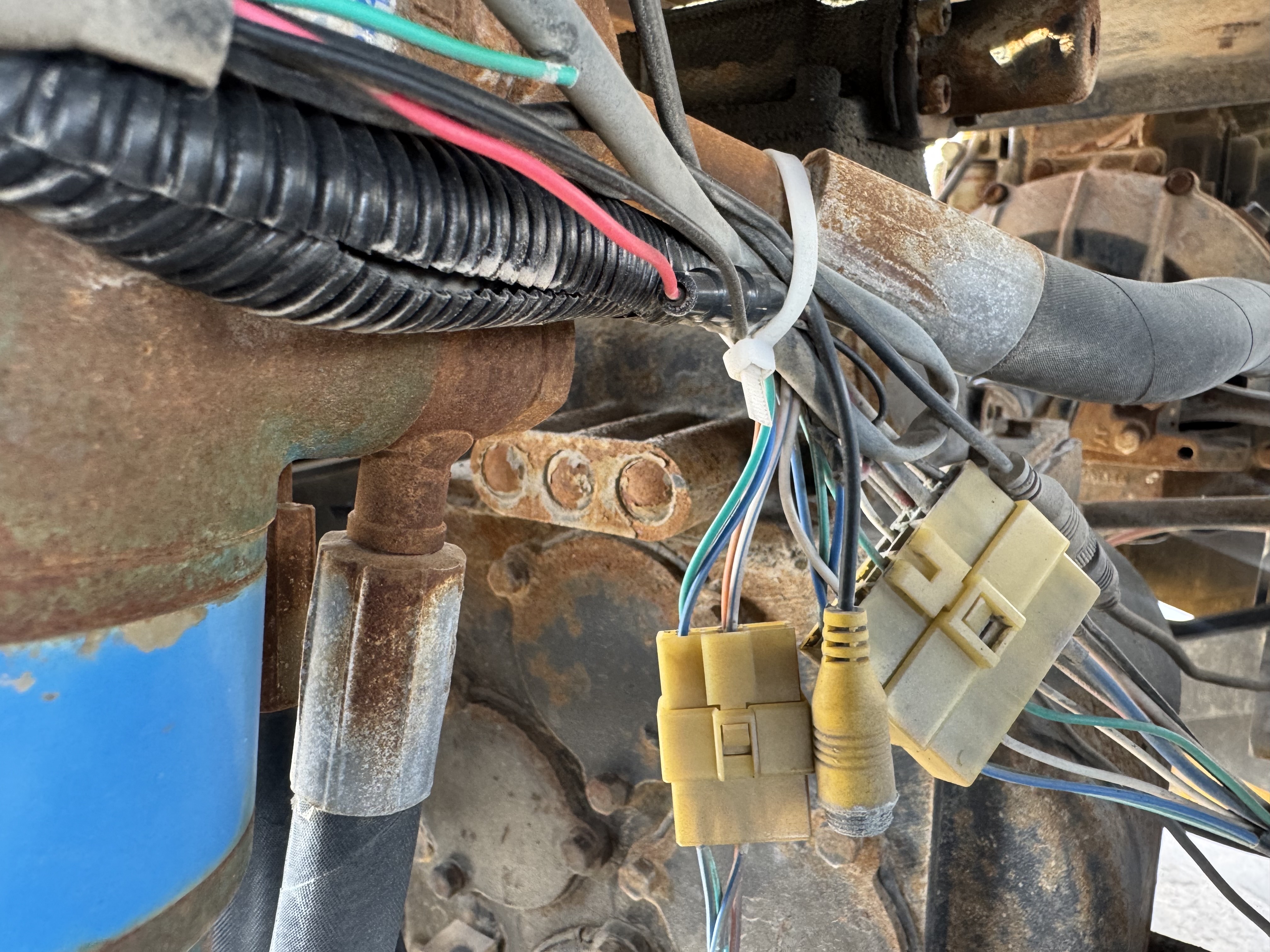 WHL-020-Shanding-ZL26-Wheel-loaders-inspection-Electronic-Main-harness-1