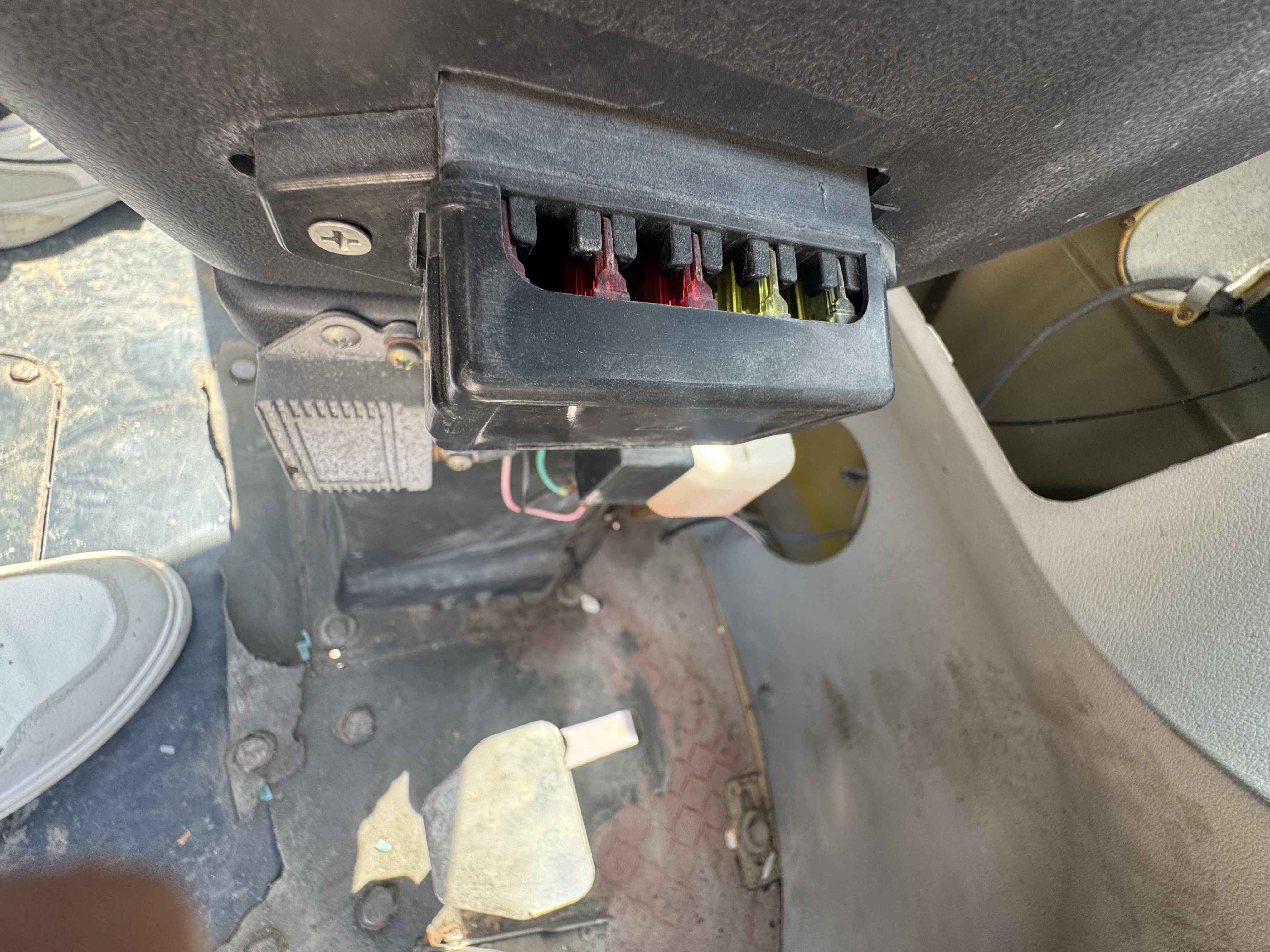 WHL-020-Shanding-ZL26-Wheel-loaders-inspection-Electronic-Fuse-box-1