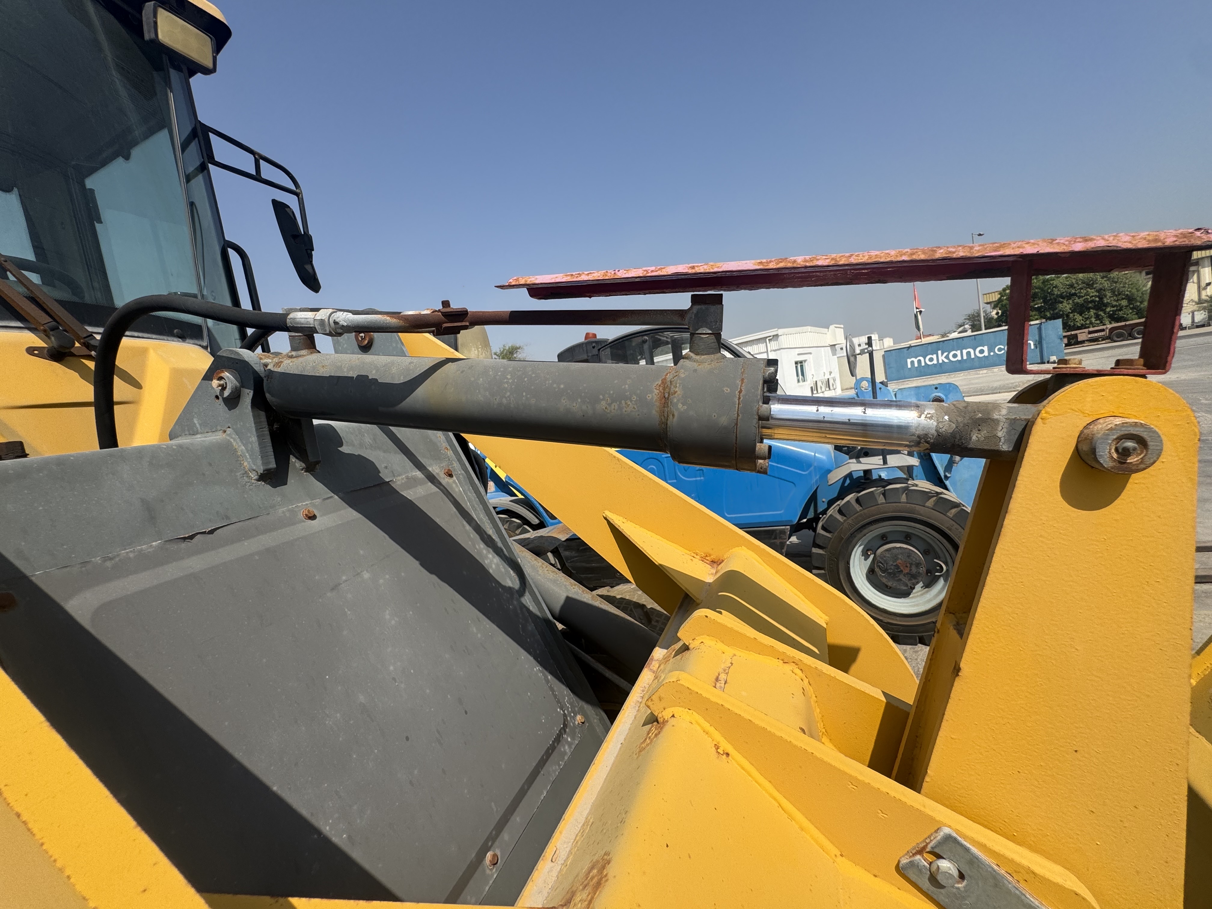 WHL-020-Shanding-ZL26-Wheel-loaders-inspection-Hydraulics-Bucket-tilt-cylinders-1