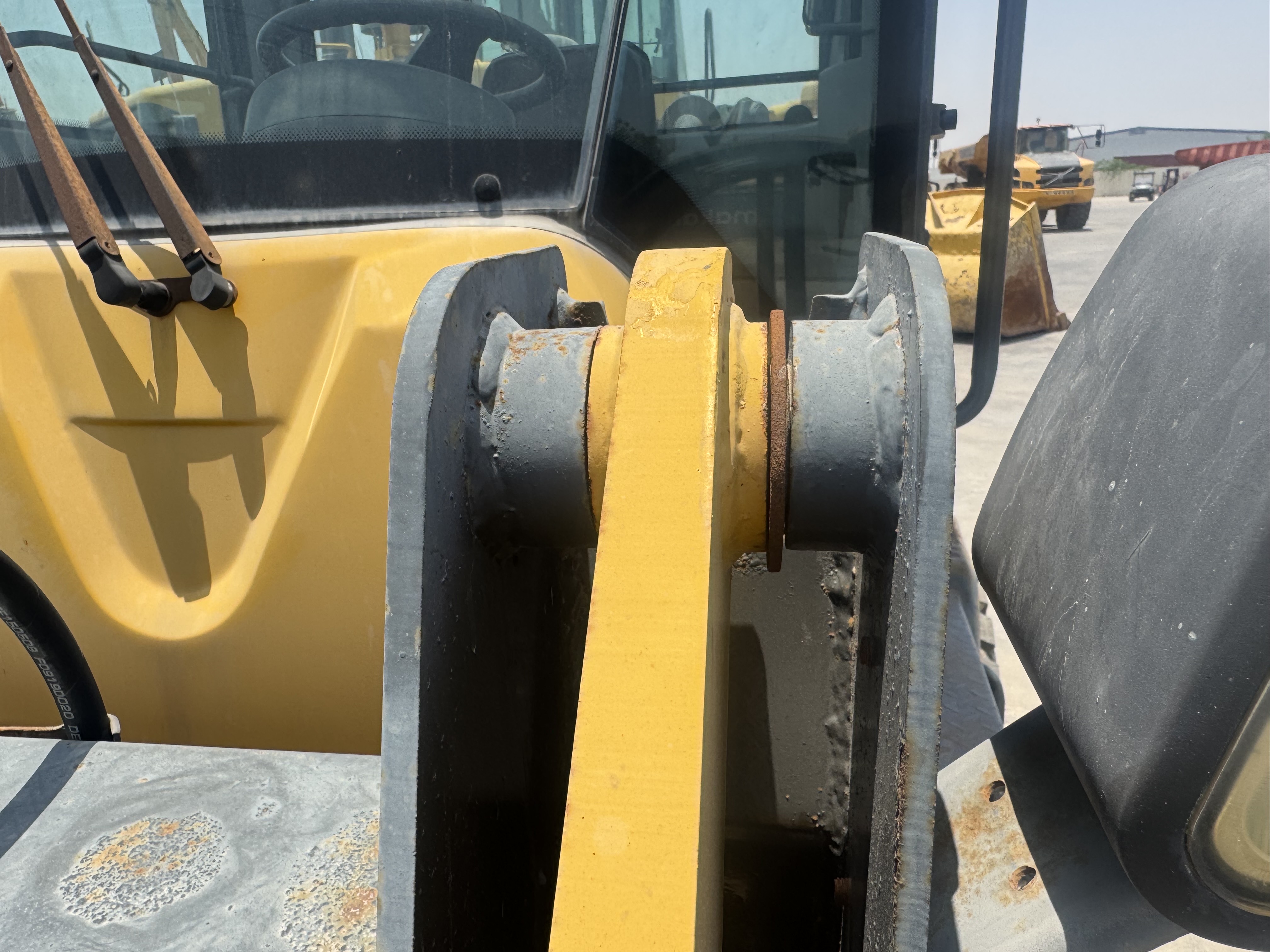 WHL-020-Shanding-ZL26-Wheel-loaders-inspection-Chassis-Lift-arm-base-pin-and-bushings-1