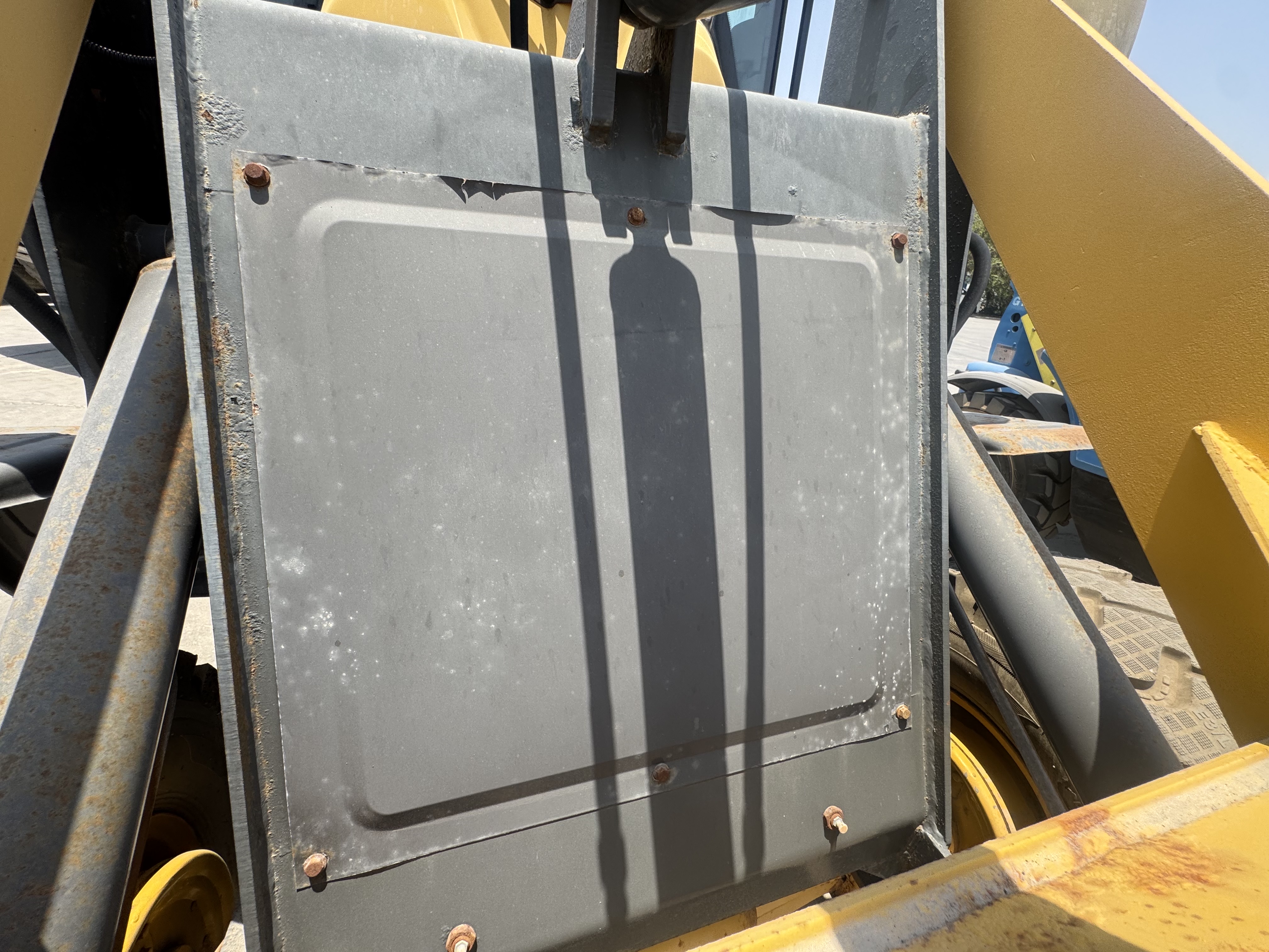 WHL-020-Shanding-ZL26-Wheel-loaders-inspection-Structure-Sheet-metal-(fiberglass)-1