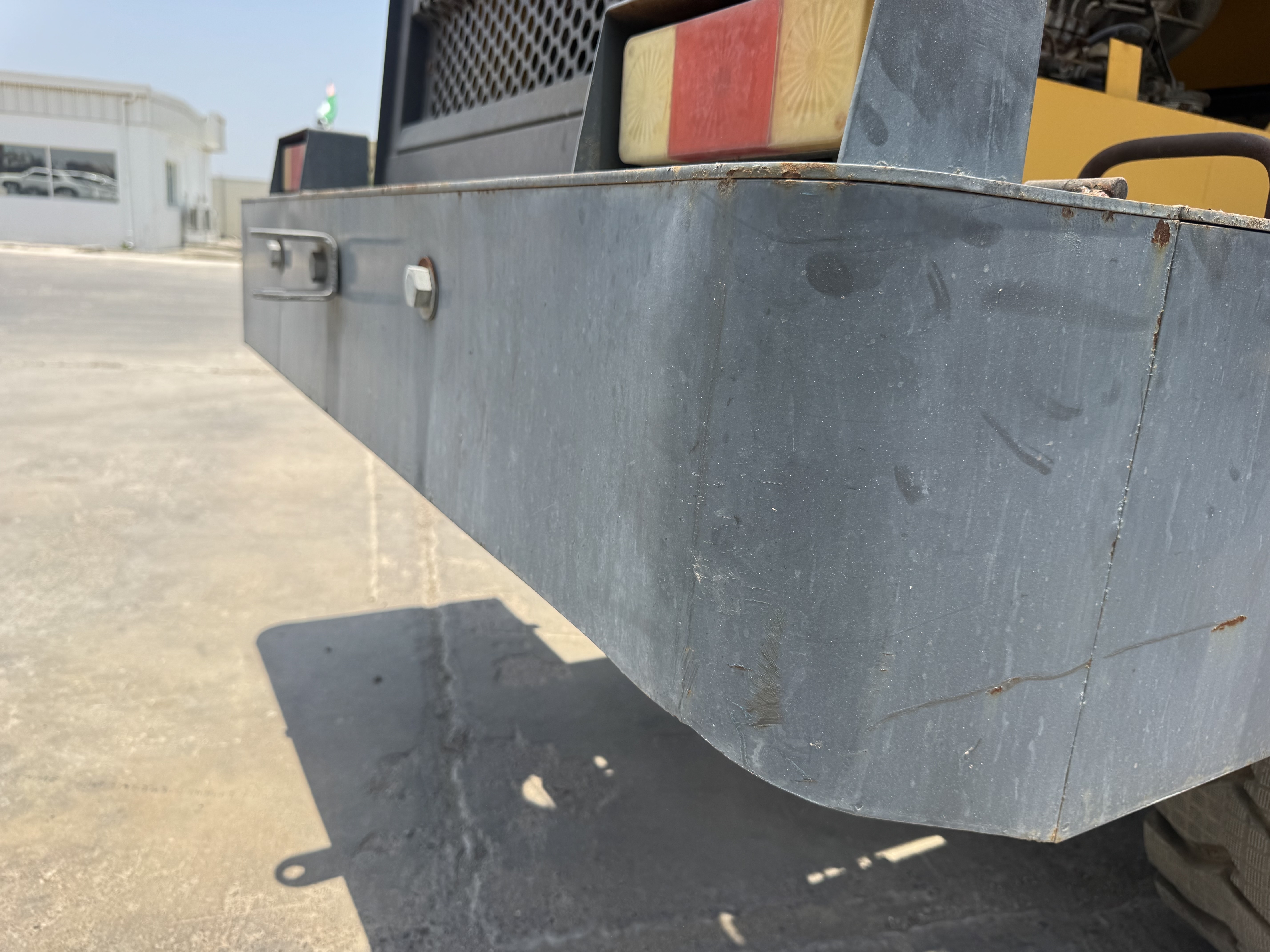 WHL-020-Shanding-ZL26-Wheel-loaders-inspection-Structure-Counter-weight-bolts-1