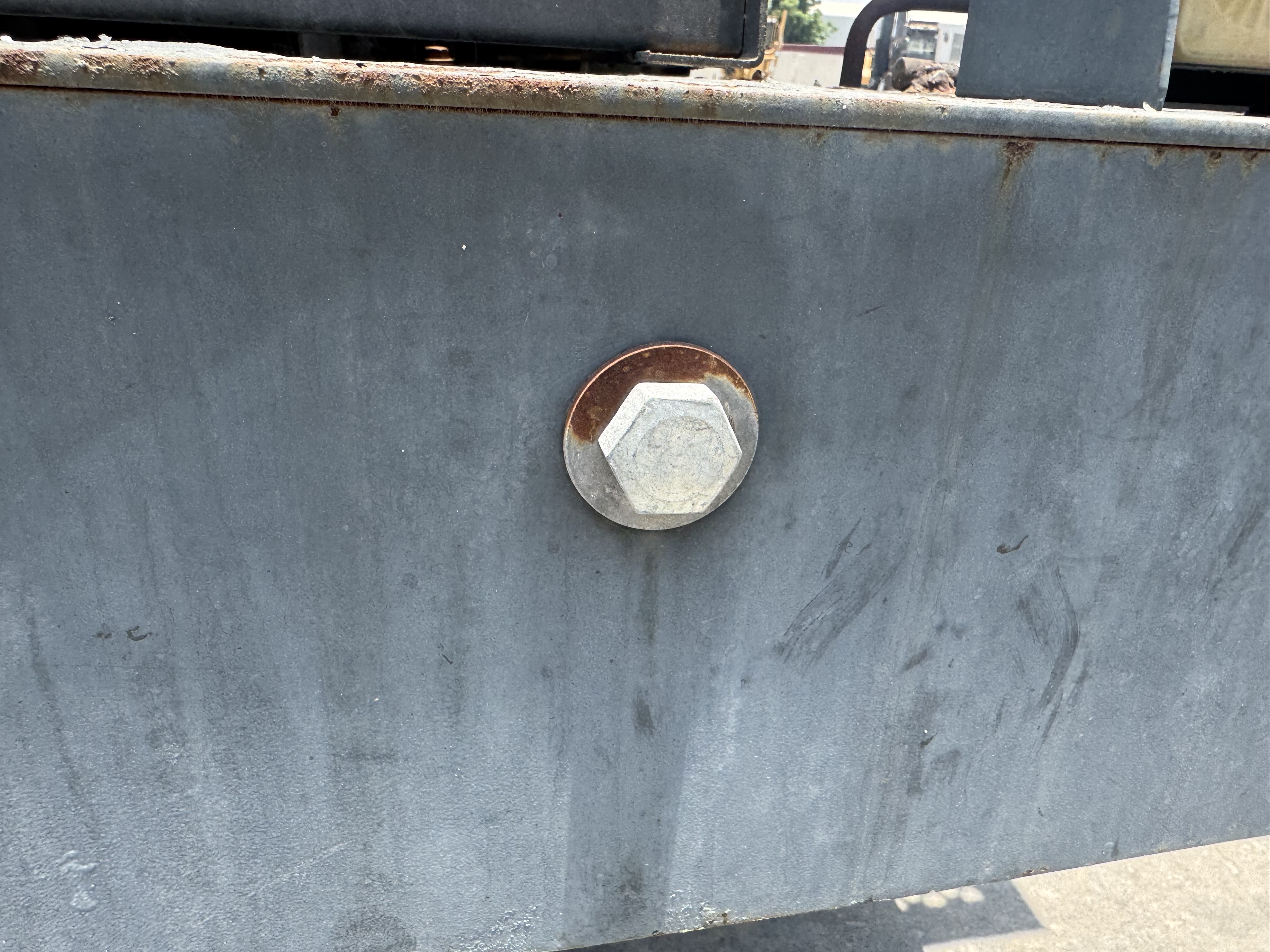 WHL-020-Shanding-ZL26-Wheel-loaders-inspection-Structure-Counter-weight-bolts-1