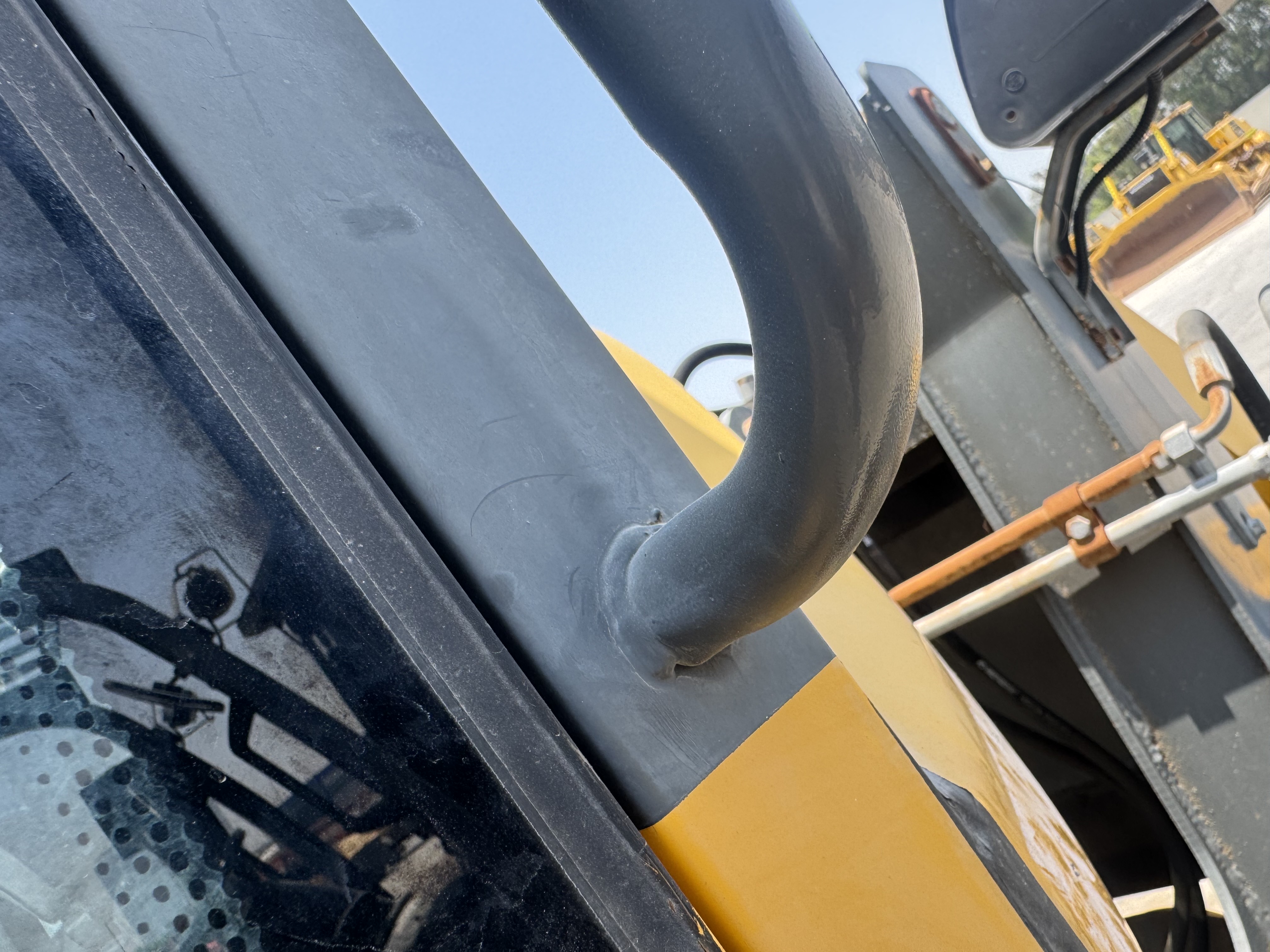 WHL-020-Shanding-ZL26-Wheel-loaders-inspection-Structure-Handrails-3