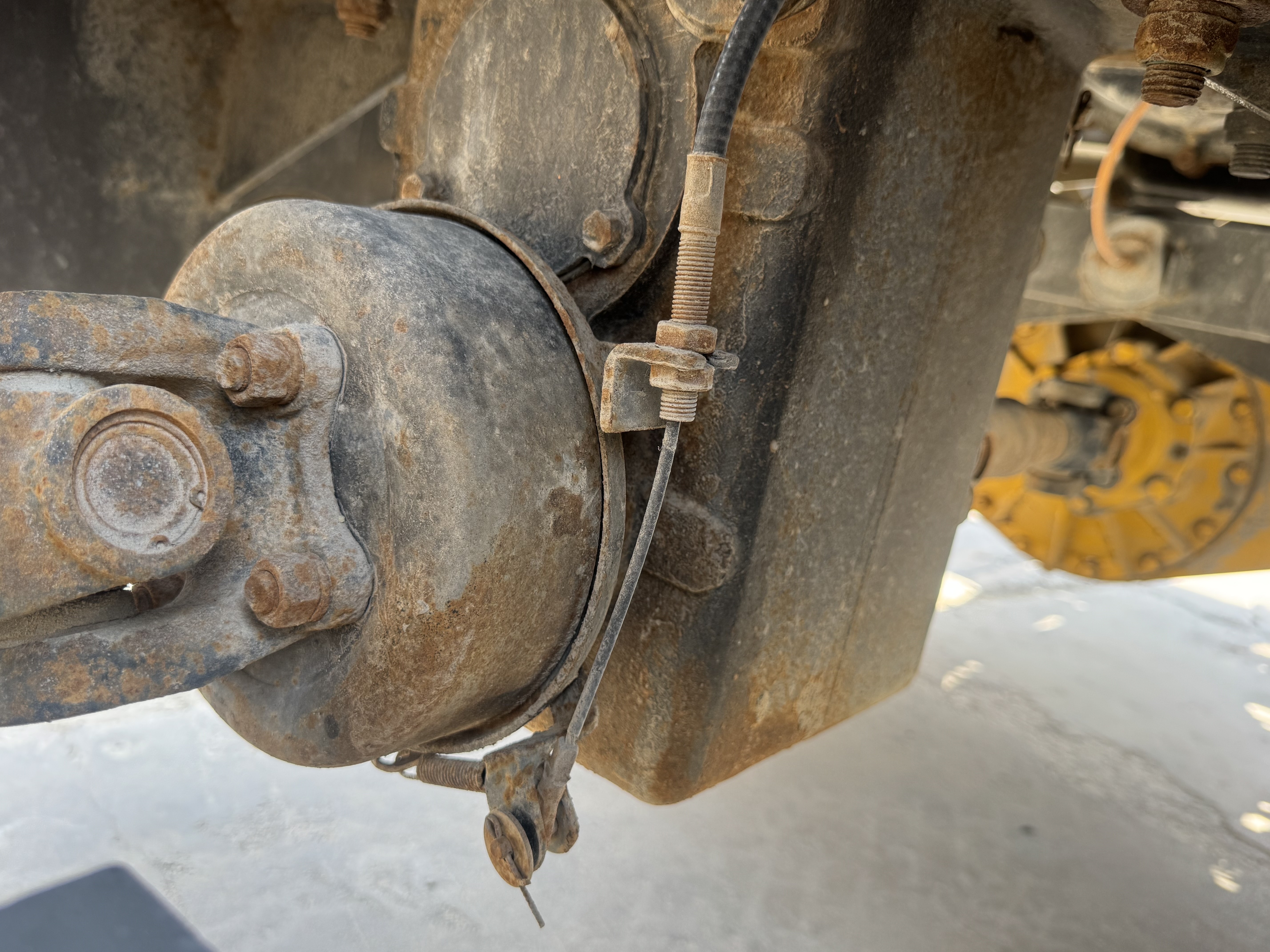 WHL-020-Shanding-ZL26-Wheel-loaders-inspection-Drive-system-Transmission-case-1