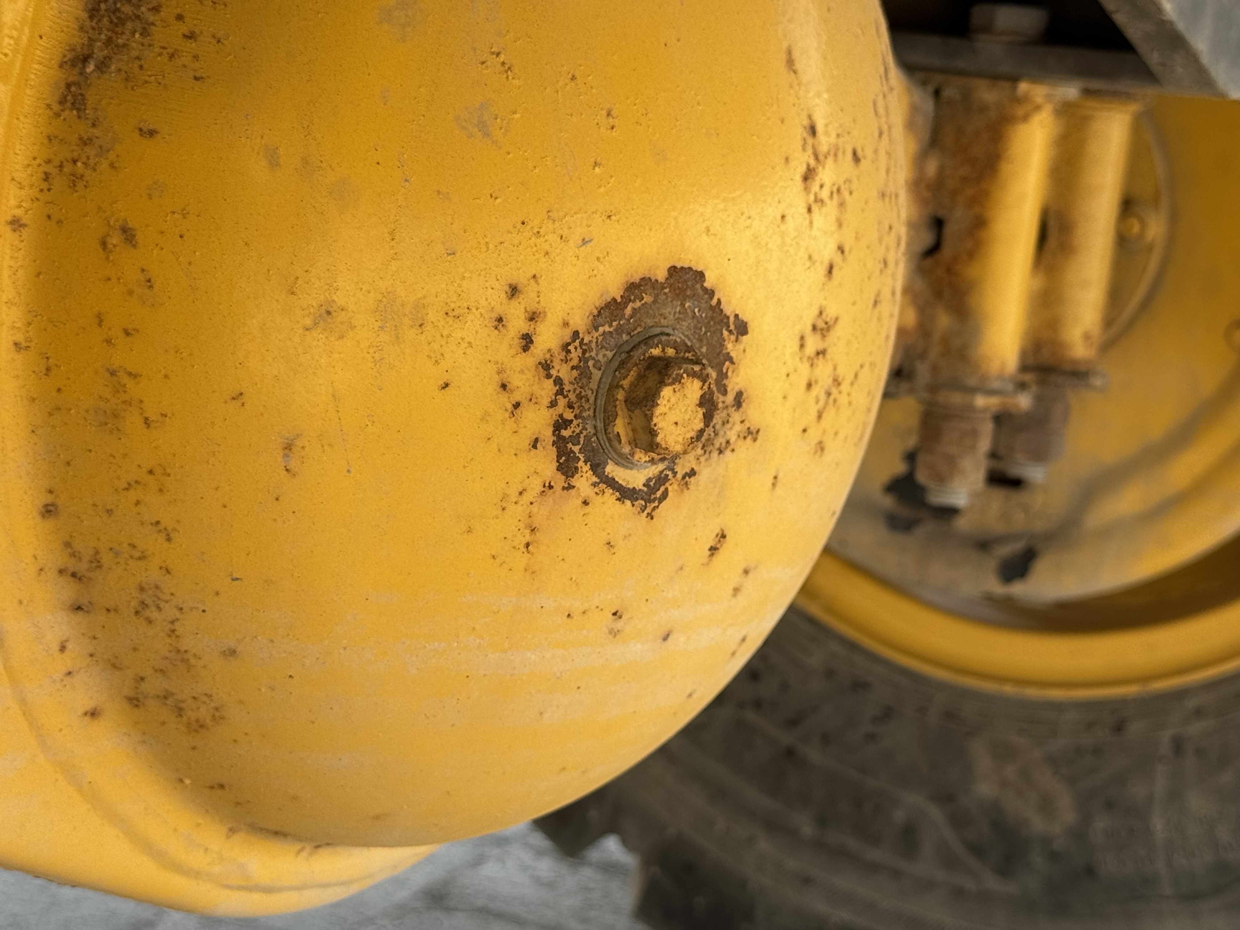 WHL-020-Shanding-ZL26-Wheel-loaders-inspection-Drive-system-Axle-housing-1