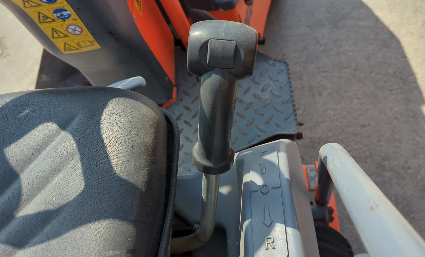 SRC-018-Hamm-HD-8-VV-Tandem-rollers-inspection-Cabin-Joysticks-1