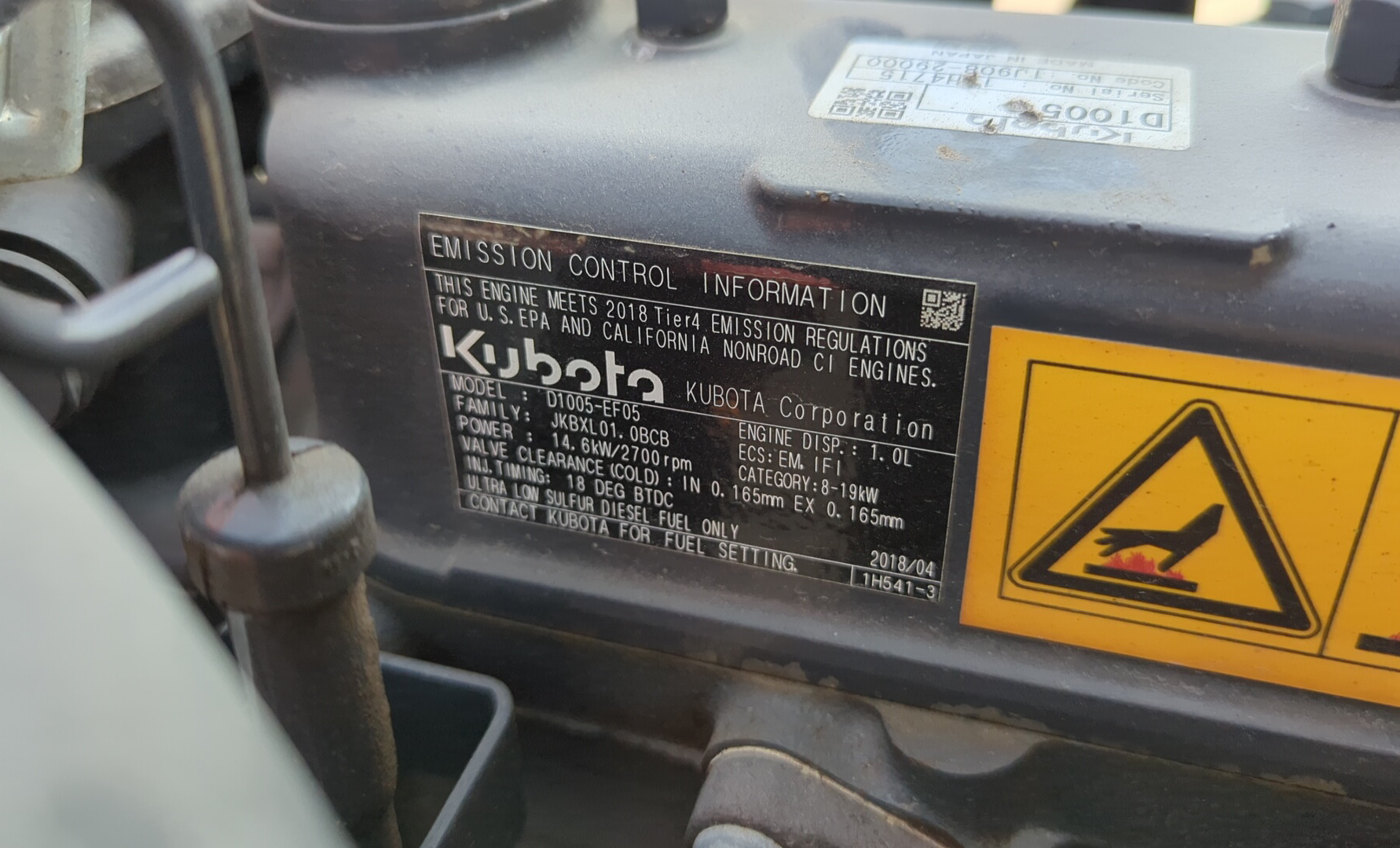SRC-018-Hamm-HD-8-VV-Tandem-rollers-inspection-General-Emissions-label-1