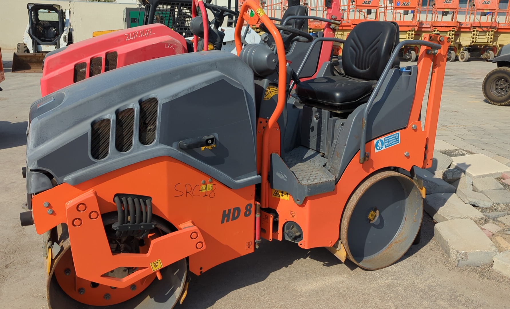 SRC-018-Hamm-HD-8-VV-Tandem-rollers-inspection-Structure-Paint-1